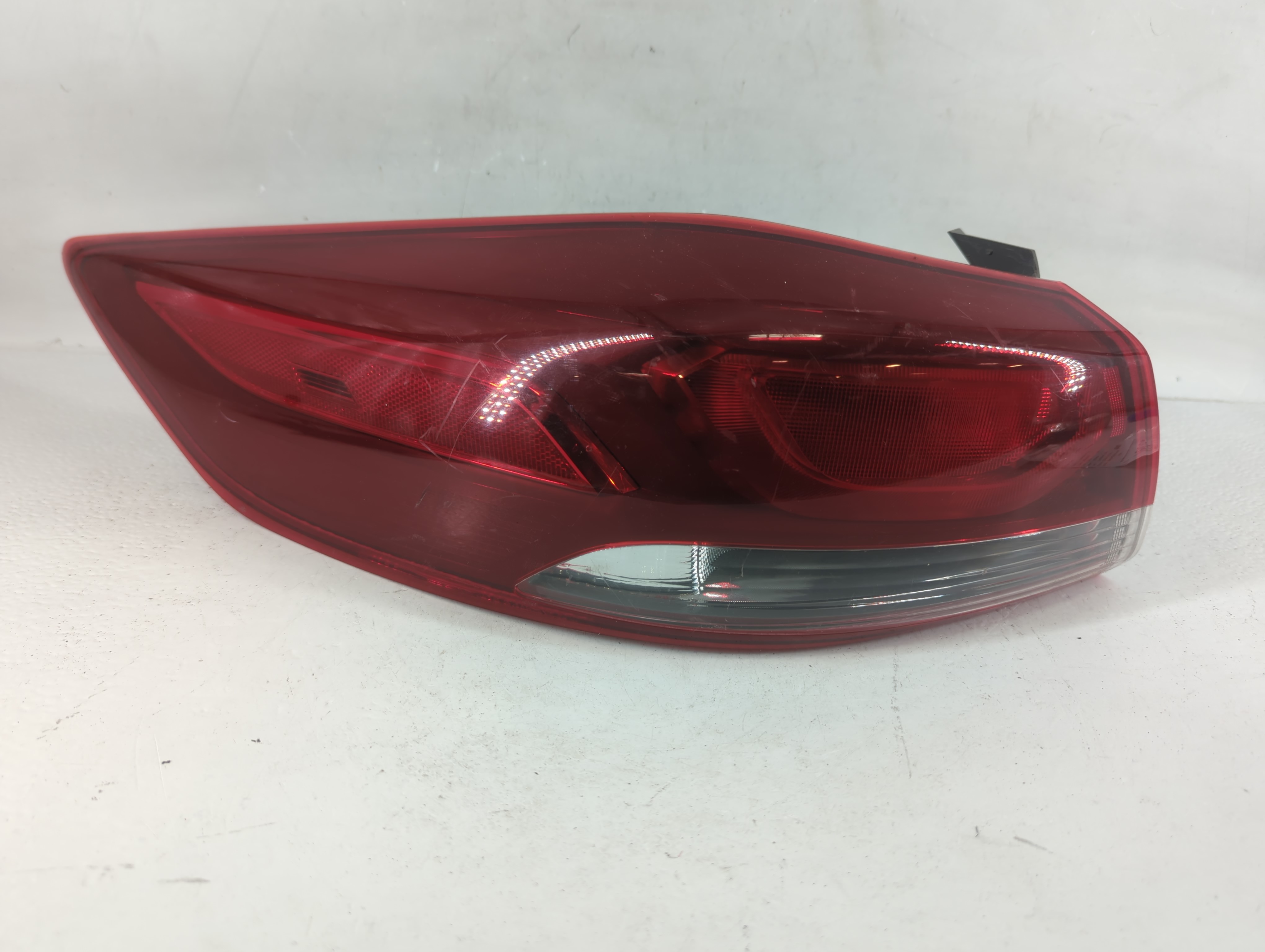 Hyundai Elantra Driver Left Side Tail Light Taillight Oem 760668 - Oemusedautoparts1.com