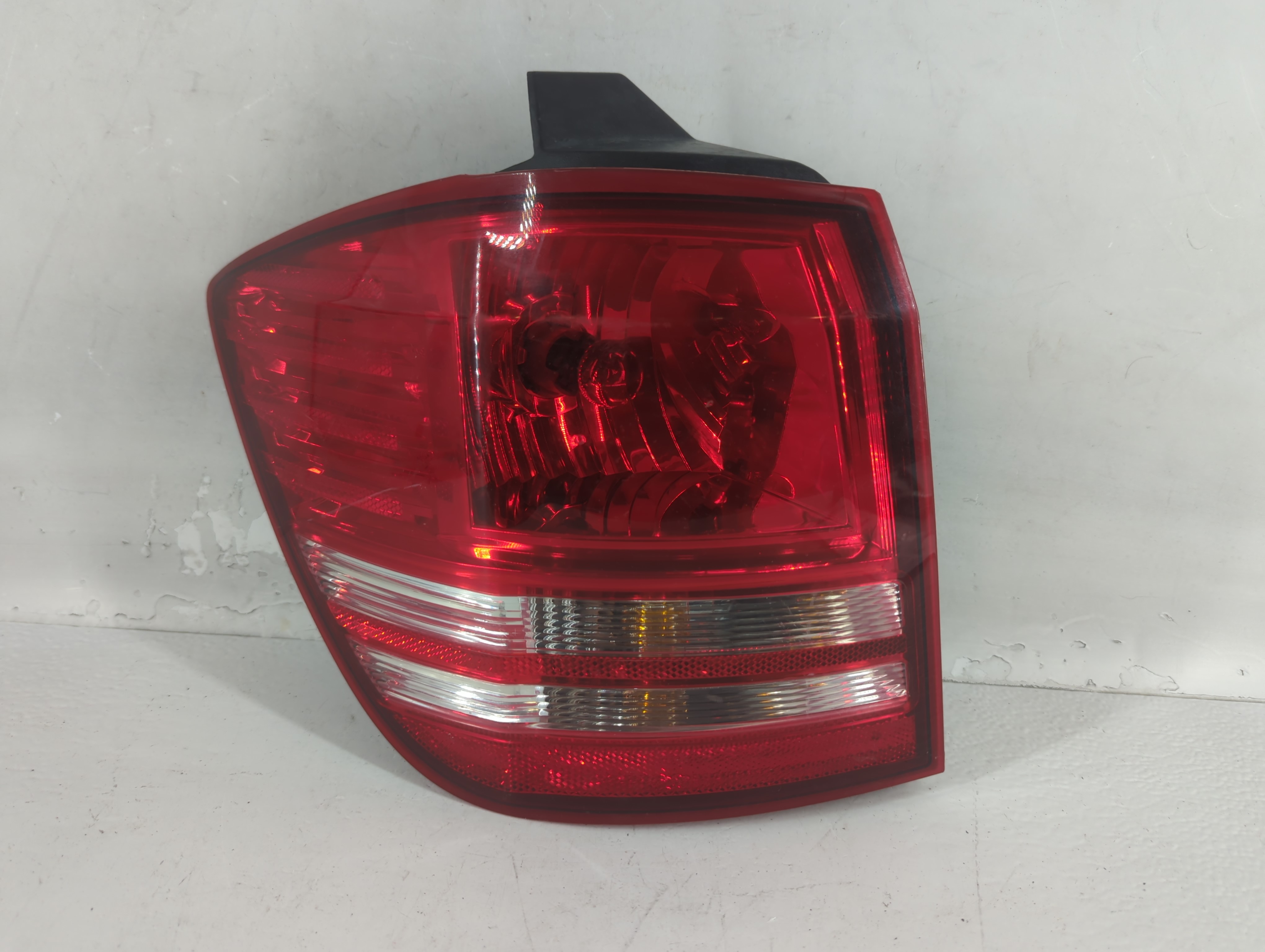 2009 Dodge Journey Driver Left Side Tail Light Taillight Oem 760686 - Oemusedautoparts1.com