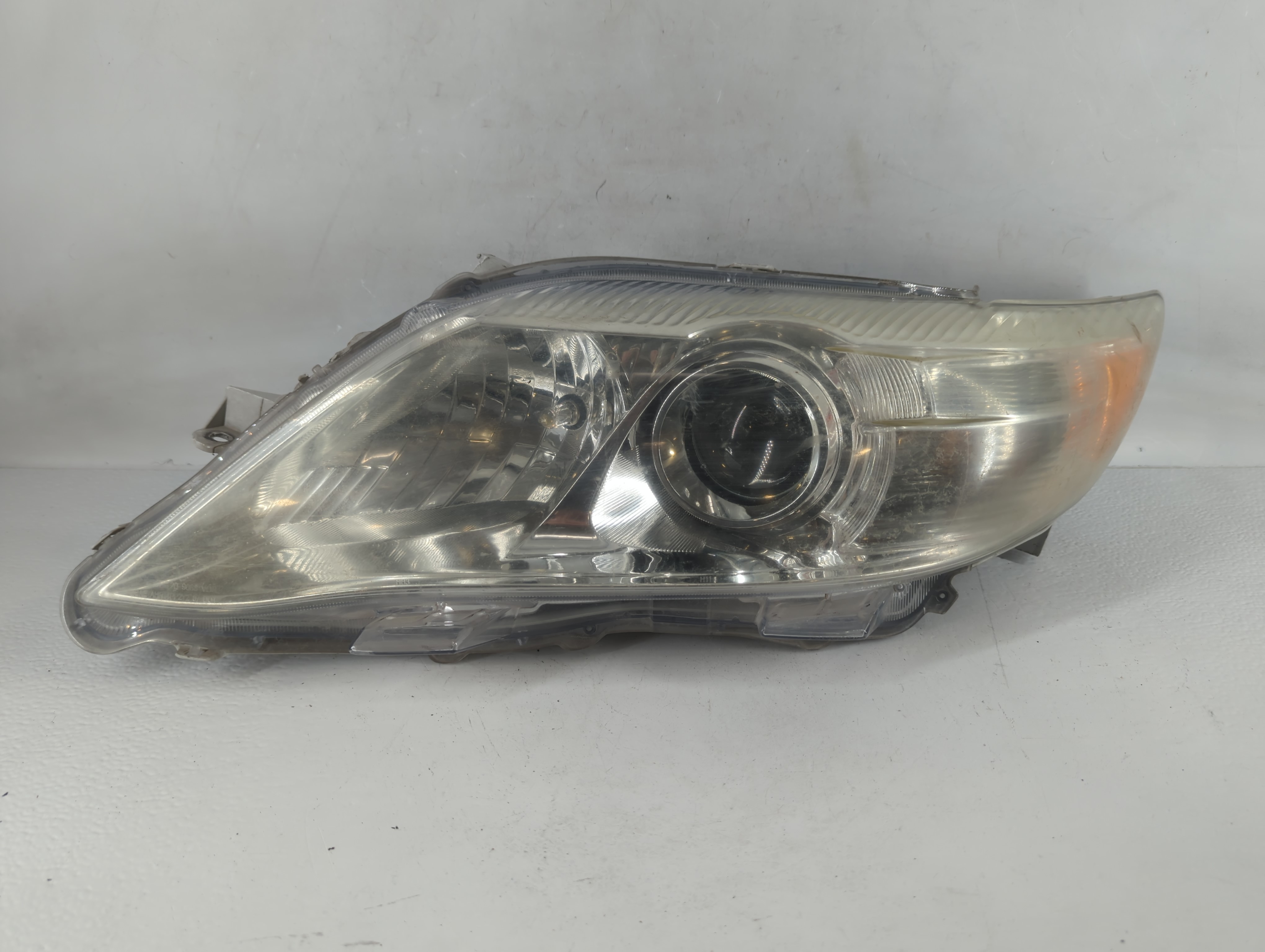Picture of 2010-2011 Toyota Camry Driver Left Oem Head Light Headlight Lamp 760695