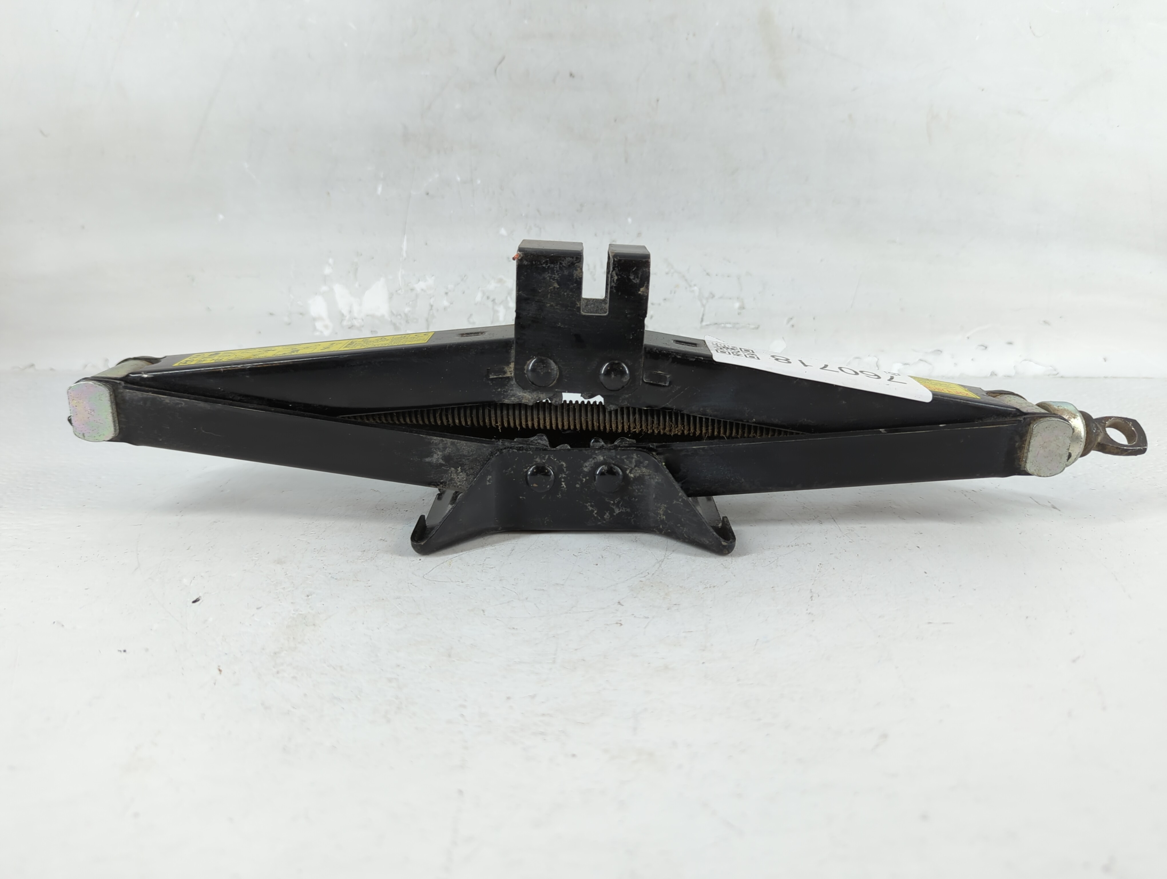 2018 Hyundai Tucson Spare Scissor Car Jack 760718 - Oemusedautoparts1.com