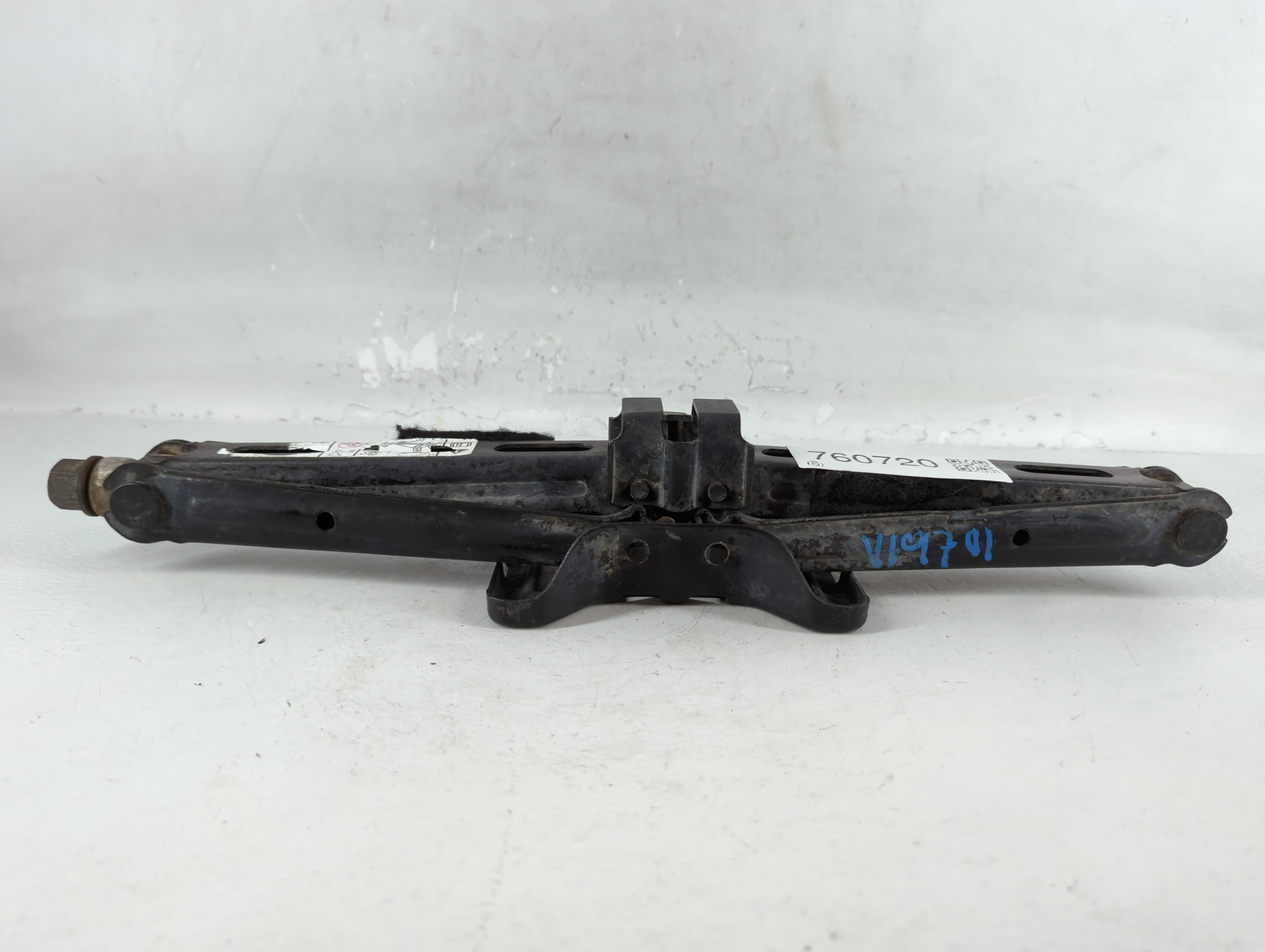 Picture of 2013 Ford Explorer Spare Scissor Car Jack 760720