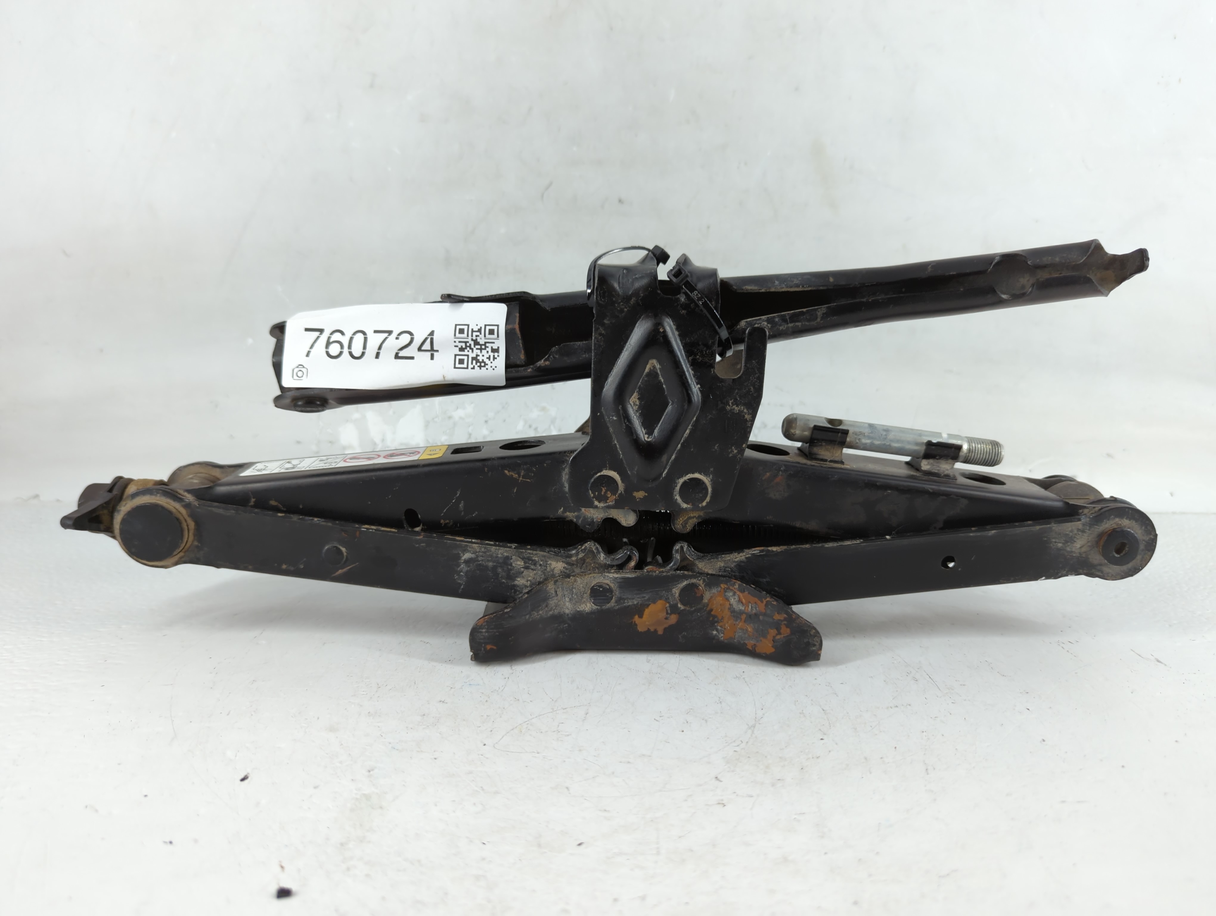 2019 Jeep Cherokee Spare Scissor Car Jack 760724 - Oemusedautoparts1.com