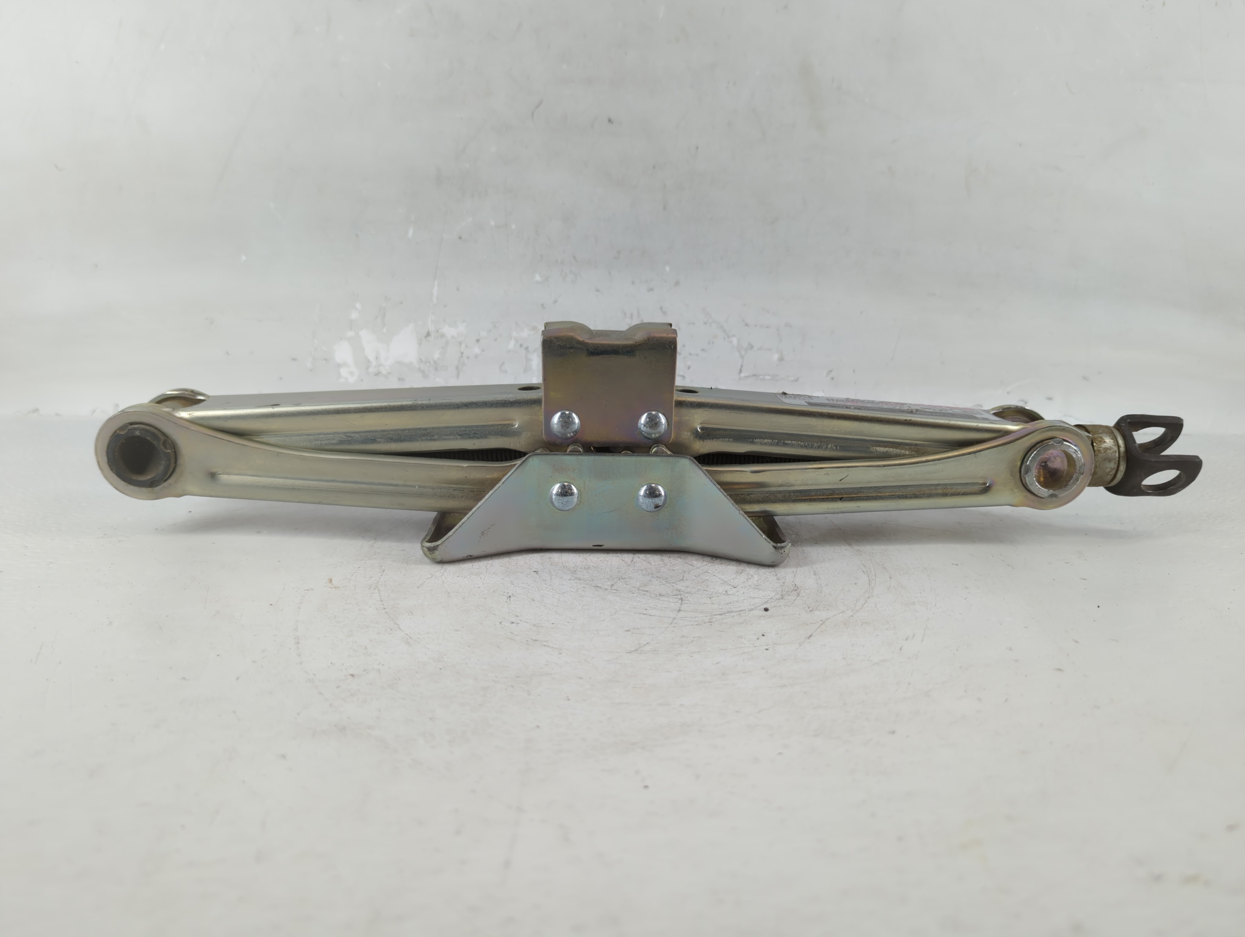 2021 Honda Hr-v Spare Scissor Car Jack 760734 - Oemusedautoparts1.com