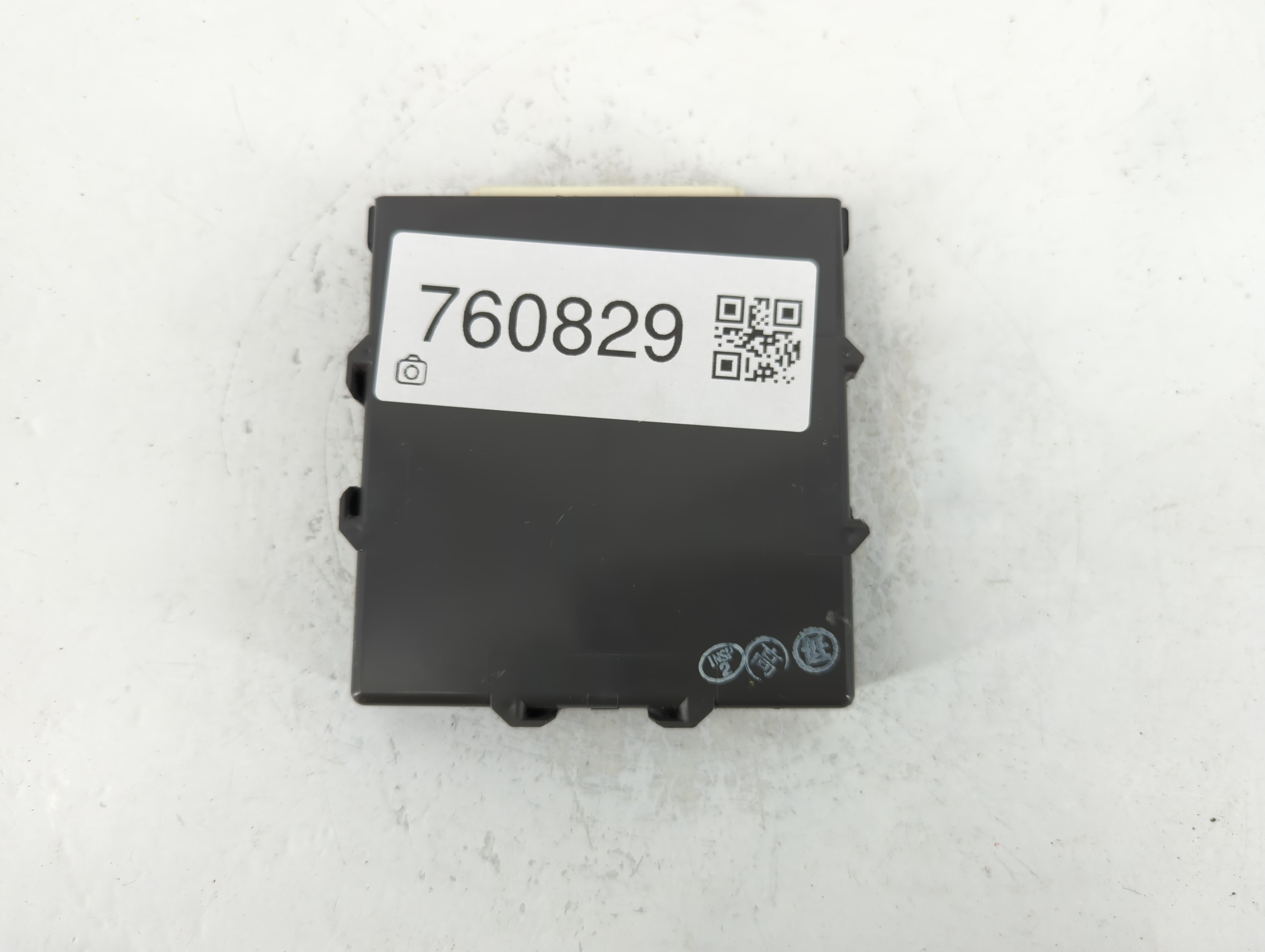 Picture of 2005-2009 Toyota Prius Body Control Module Bcm Inner Cabin Fuse Box 760829