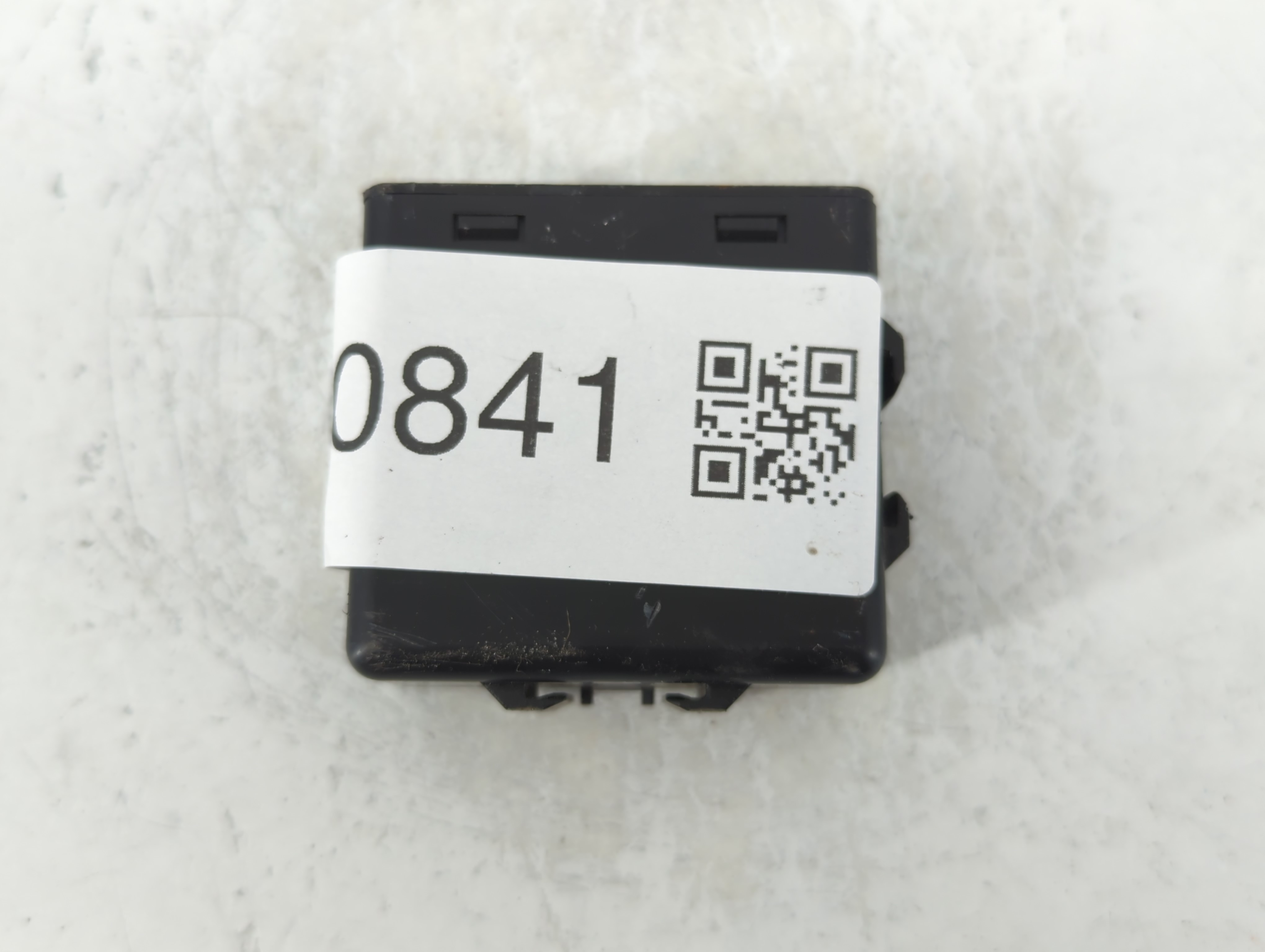 Picture of 2006-2009 Toyota Prius Body Control Module Bcm Inner Cabin Fuse Box 760841