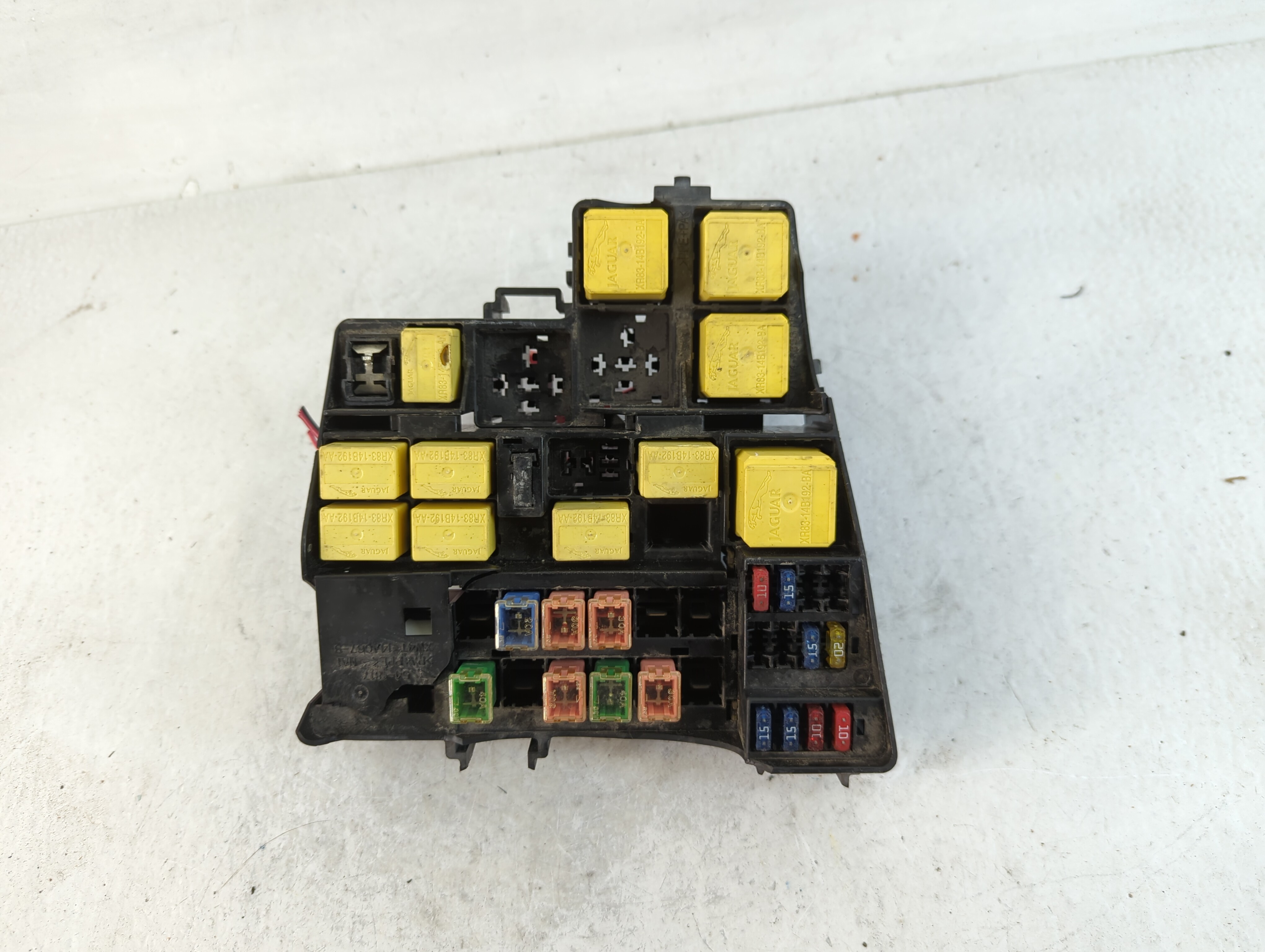 2000-2001 Jaguar S-type Fusebox Fuse Box Relay Module 760987 - Oemusedautoparts1.com