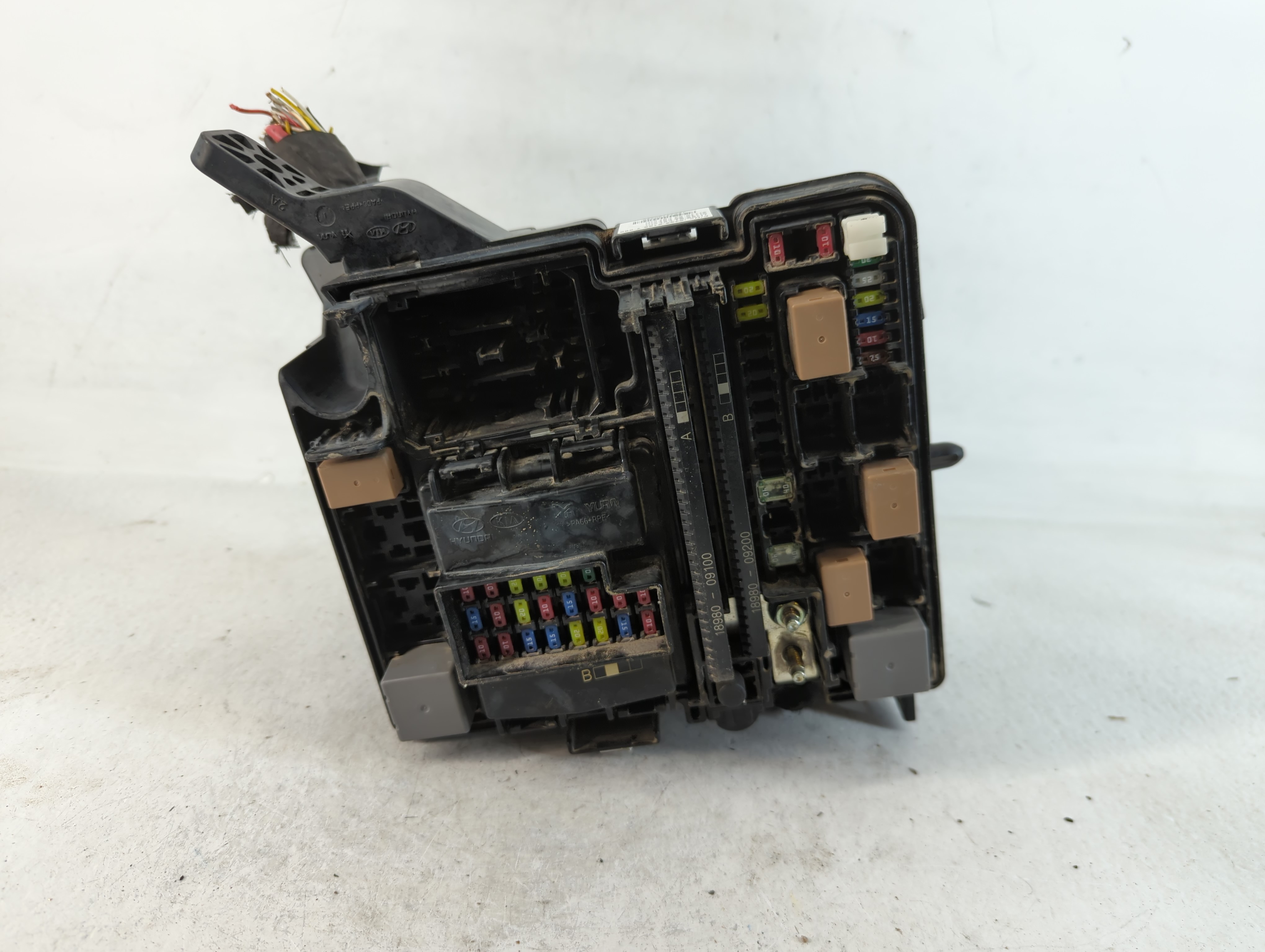 2016-2017 Hyundai Sonata Fusebox Fuse Box Relay Module 6423-0102-7-000 761028 - Oemusedautoparts1.com
