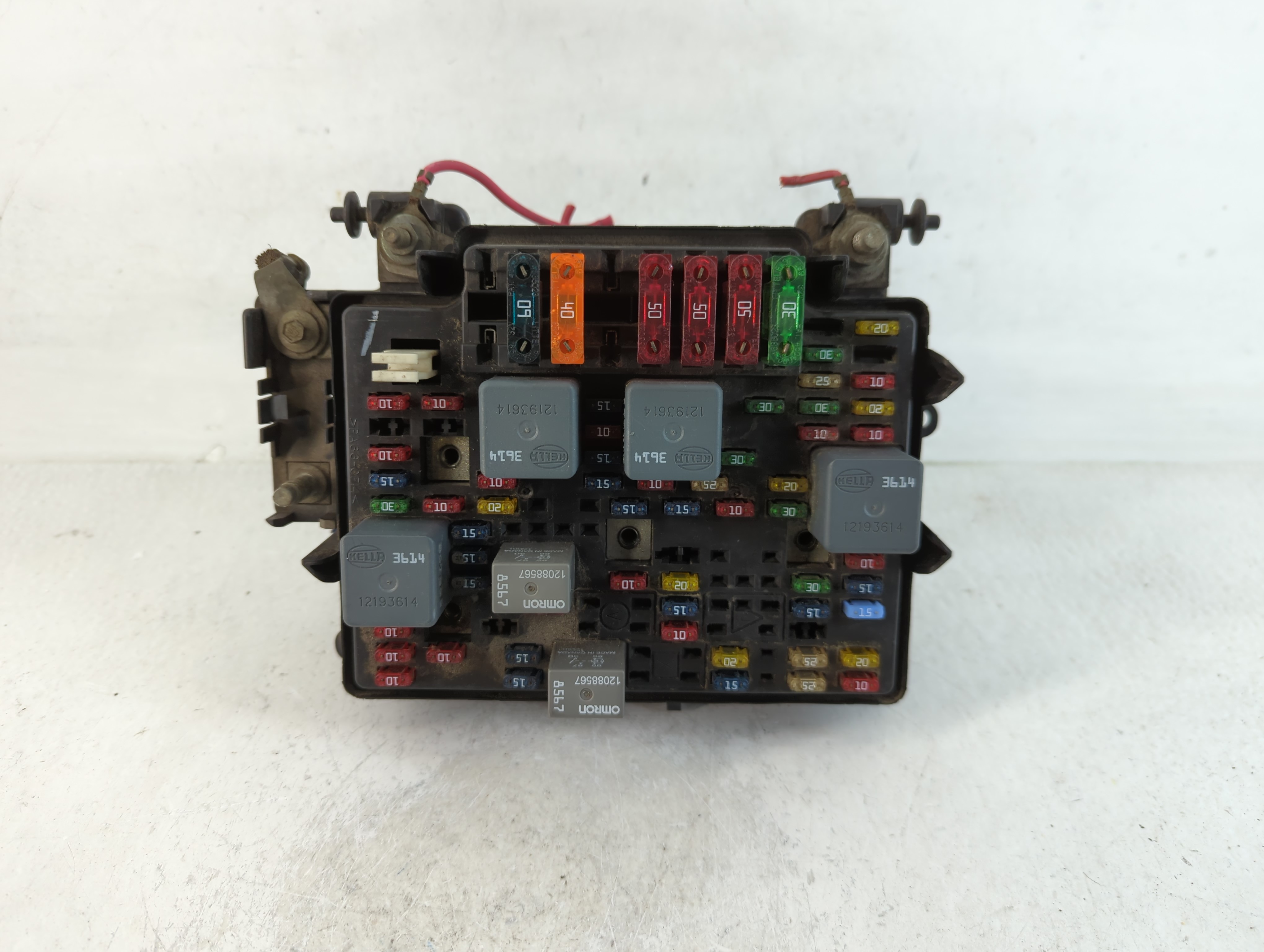 2000-2002 Chevrolet Tahoe Fusebox Fuse Box Relay Module 12193645-09 761034 - Oemusedautoparts1.com