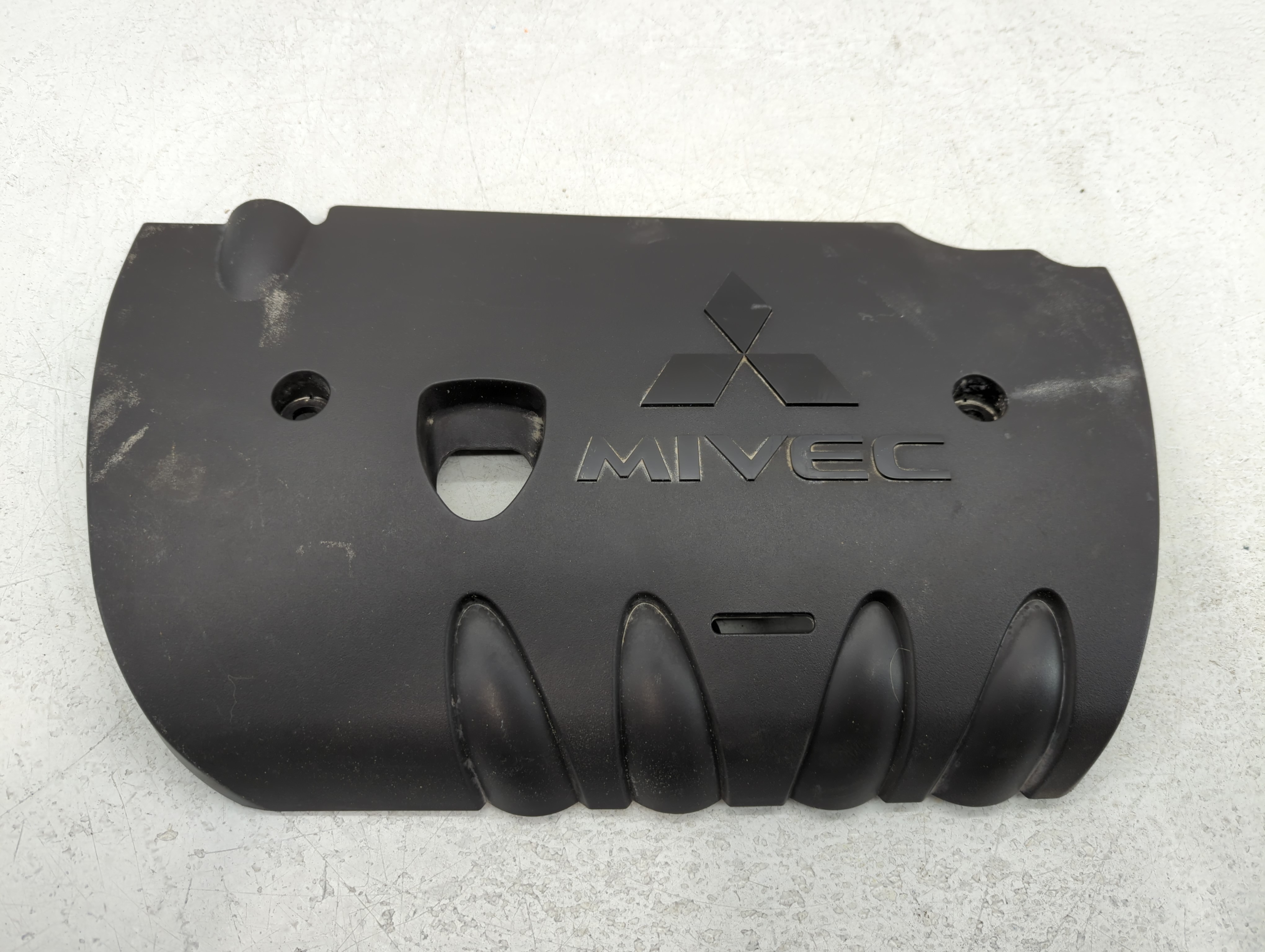 Picture of 2009 Mitsubishi Lancer Engine Cover 761072