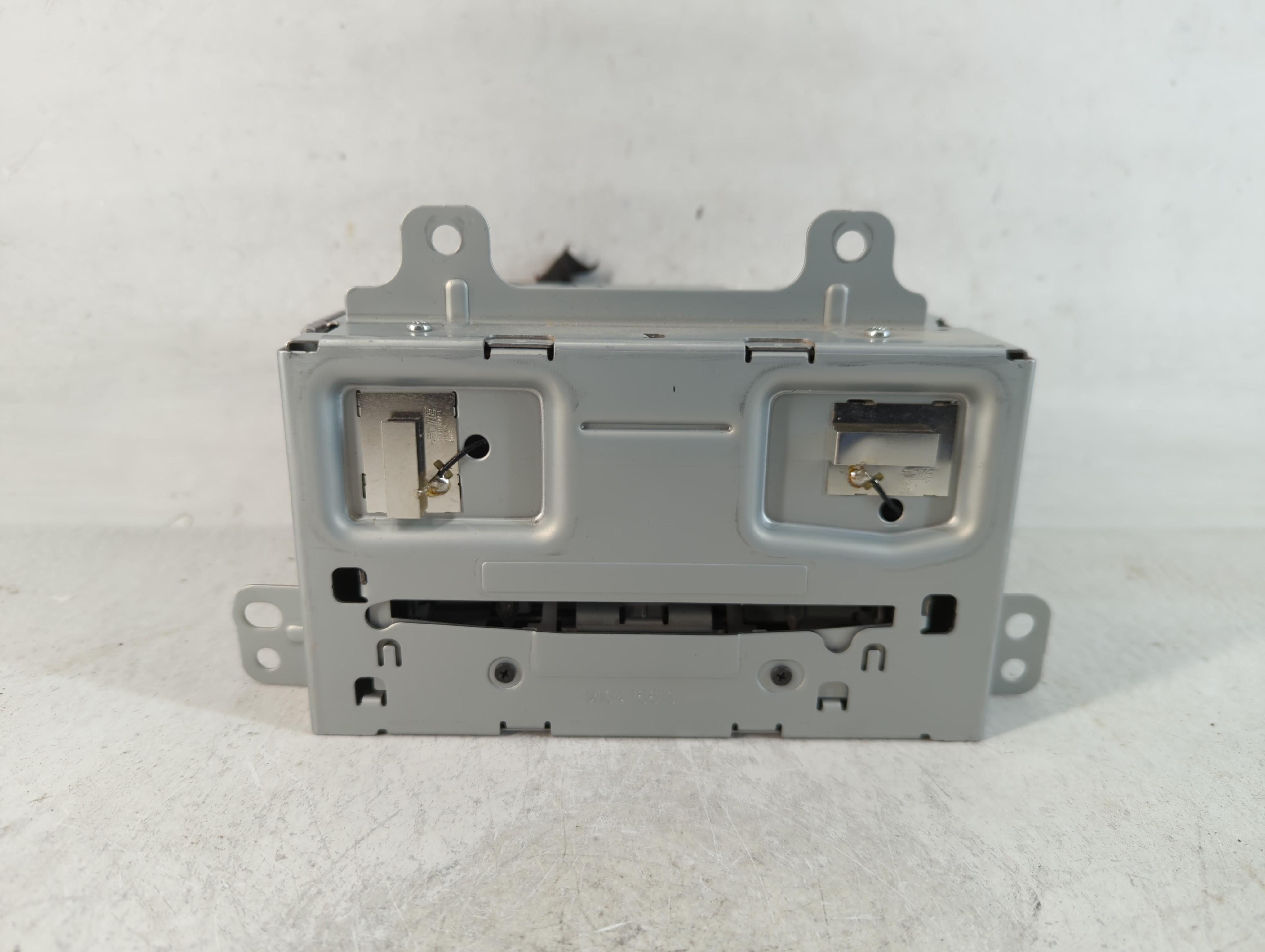 2015-2016 Buick Encore Am Fm Cd Player Radio Receiver 761217 - Oemusedautoparts1.com