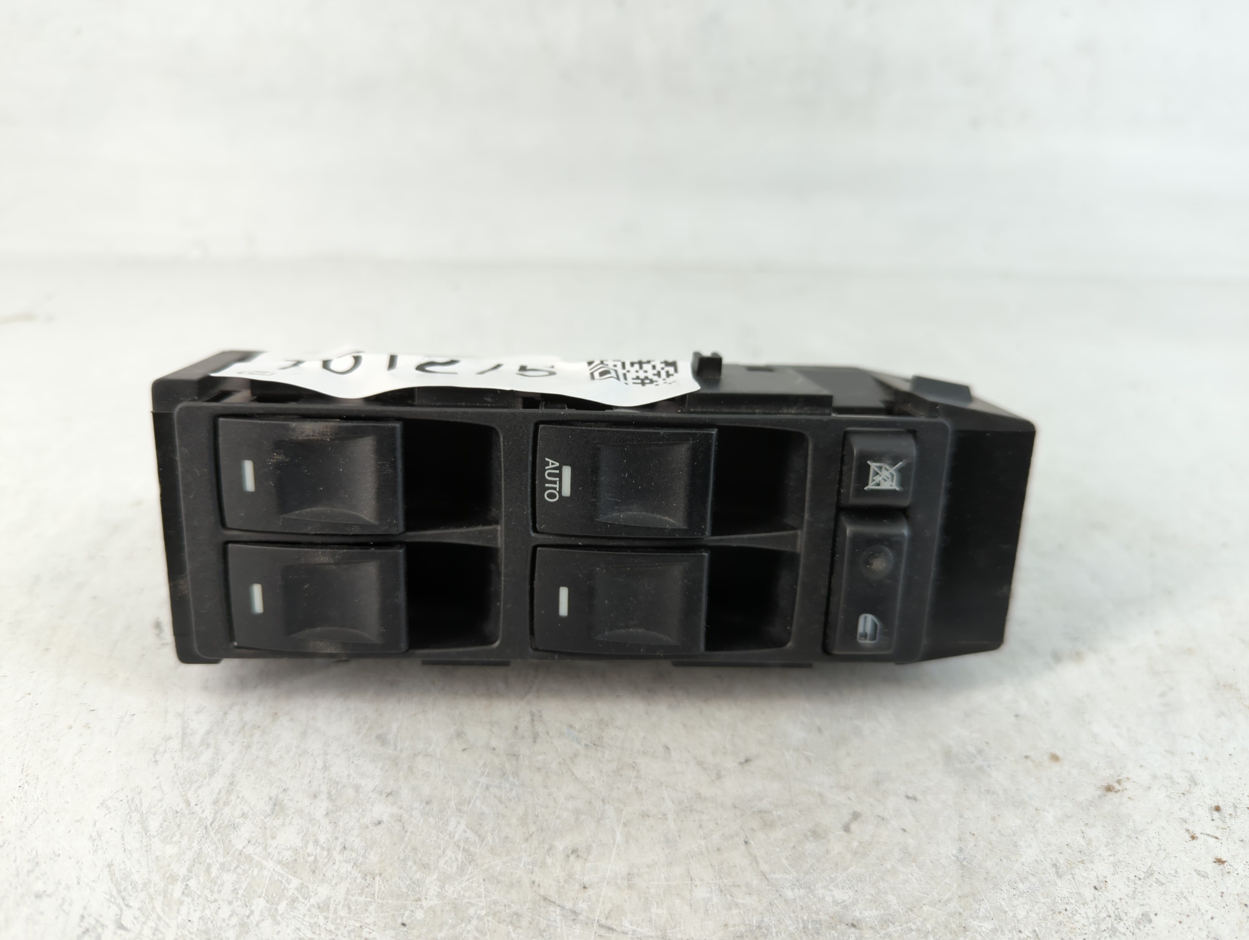 2006-2006 Chrysler 300 Driver Left Door Master Power Window Switch 761275 - Oemusedautoparts1.com
