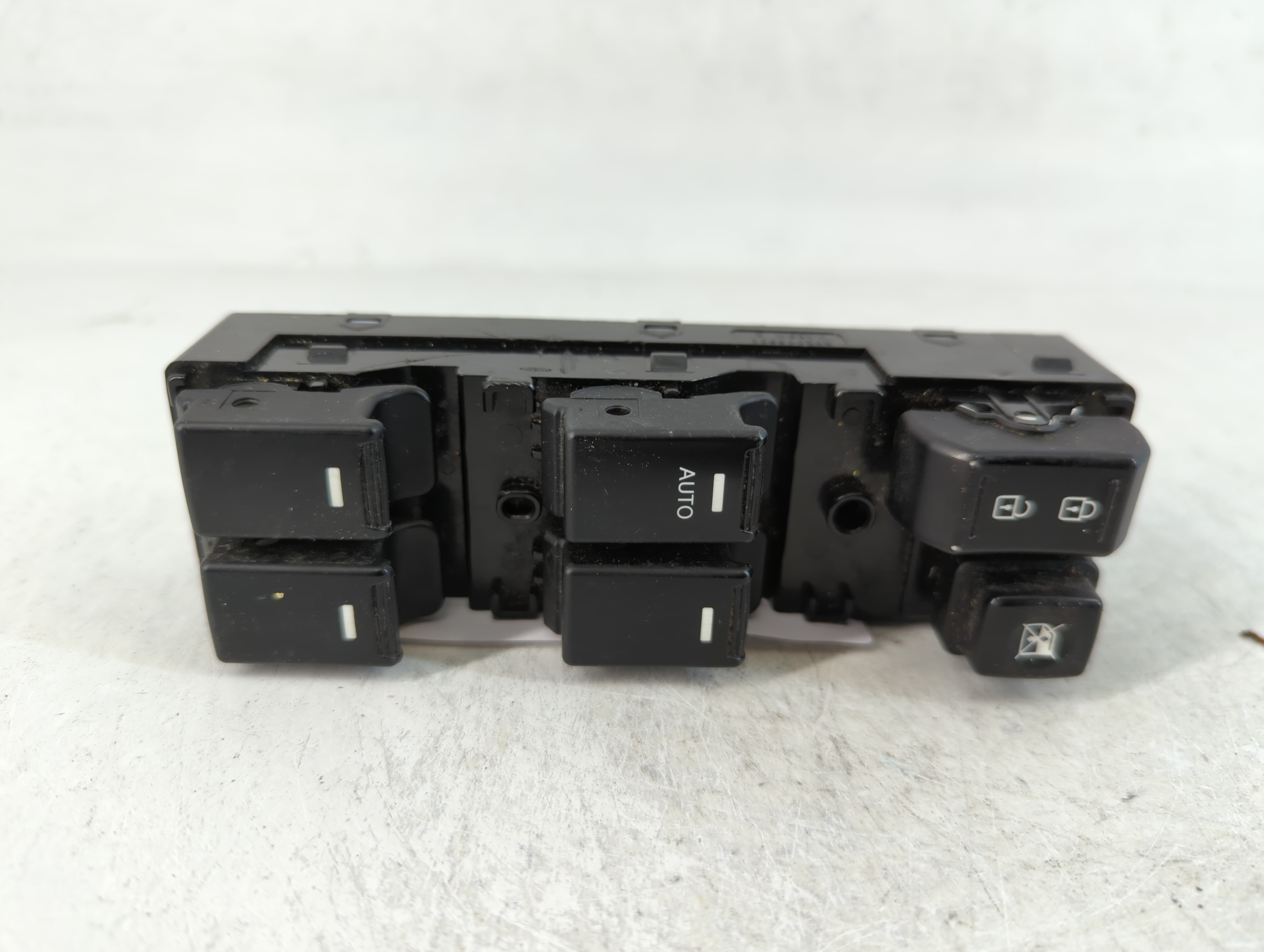Picture of 2016-2017 Kia Rio Driver Left Door Master Power Window Switch 761315