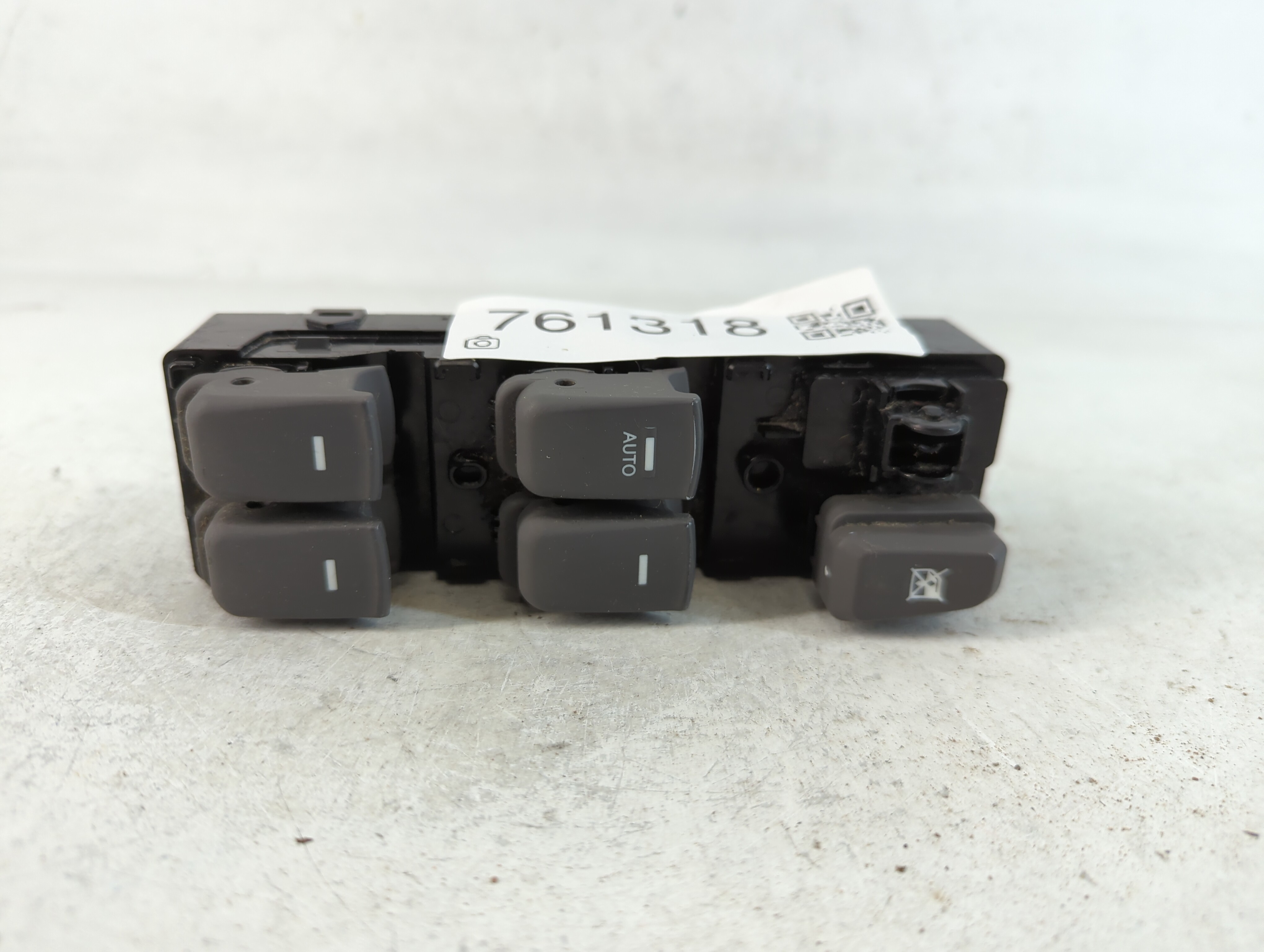 Picture of 2011-2015 Hyundai Sonata Driver Left Door Master Power Window Switch 761318