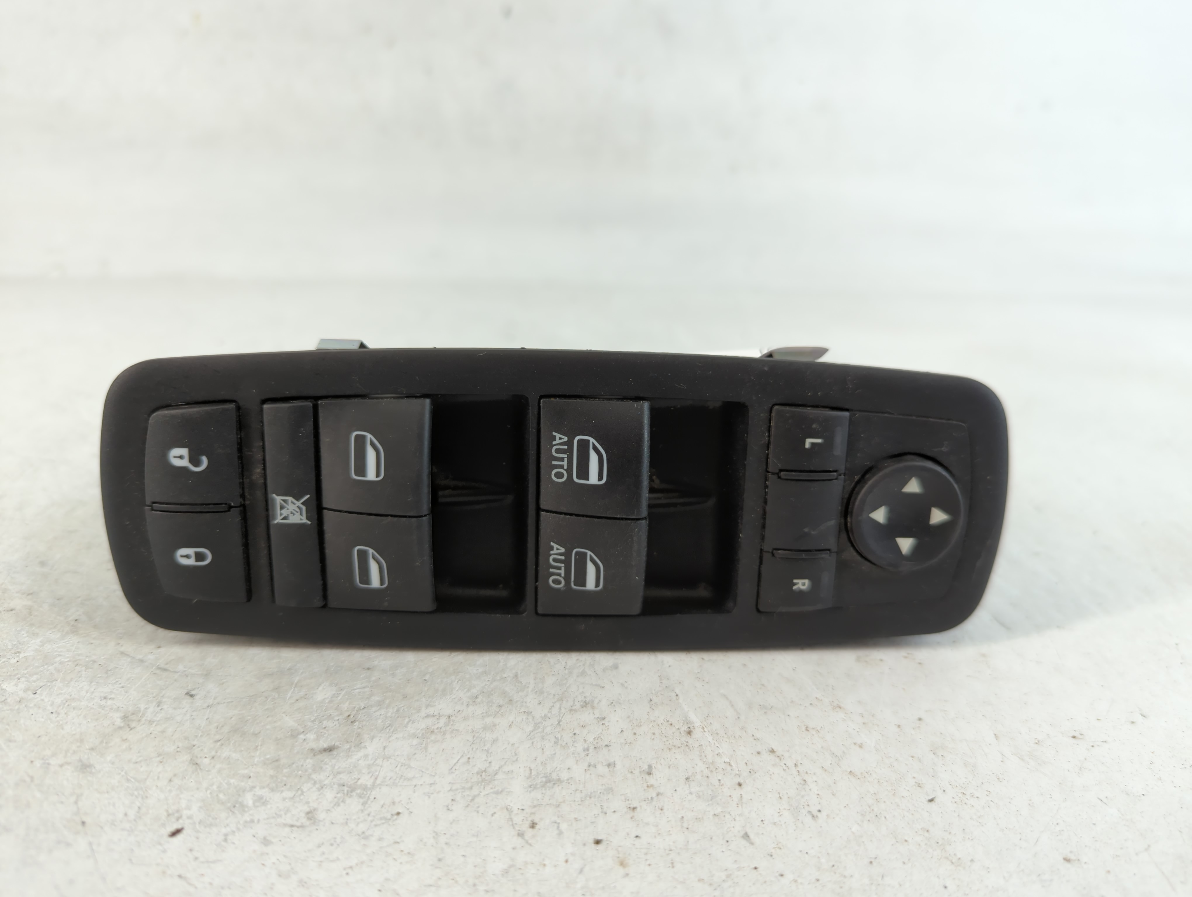 2015-2017 Chrysler 200 Driver Left Door Master Power Window Switch 761354 - Oemusedautoparts1.com