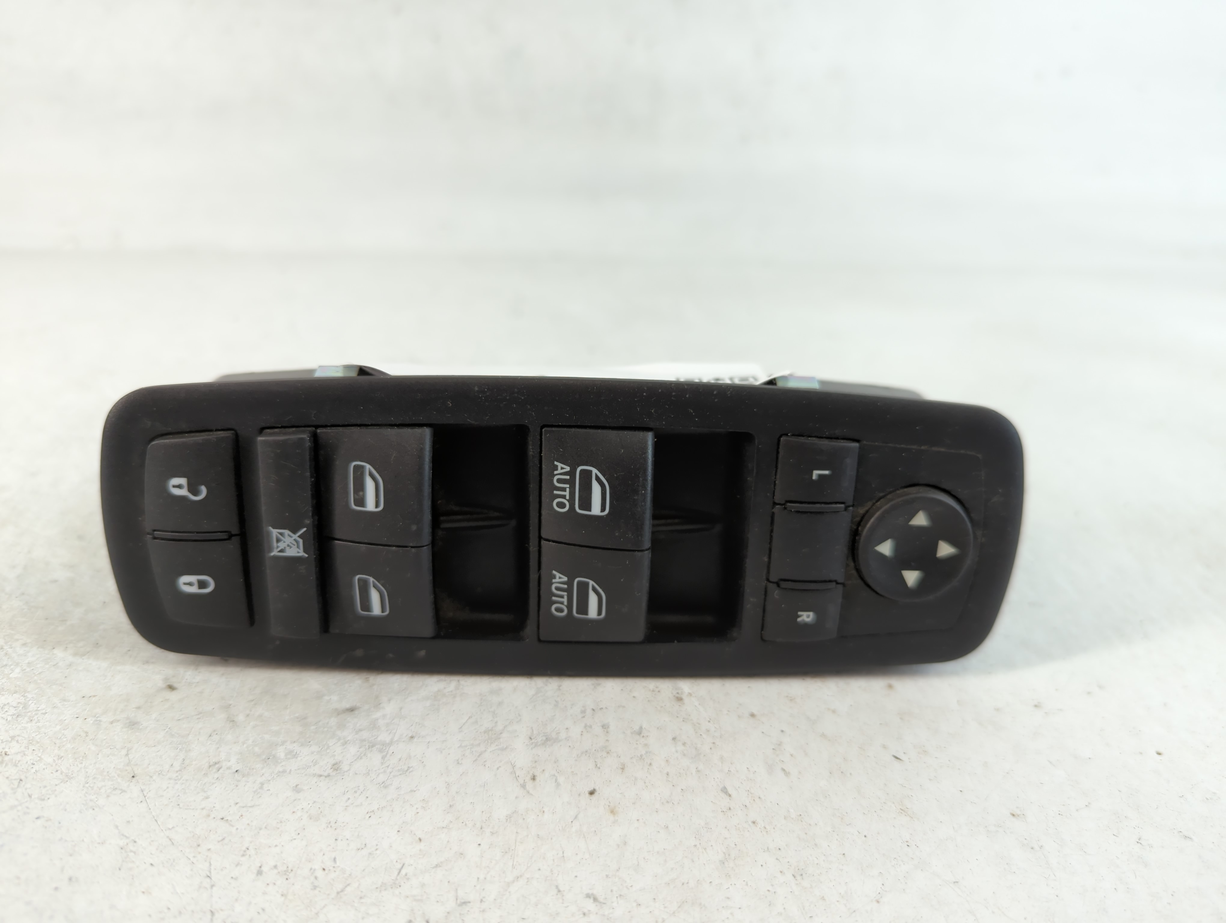 2015-2017 Chrysler 200 Driver Left Door Master Power Window Switch 761362 - Oemusedautoparts1.com