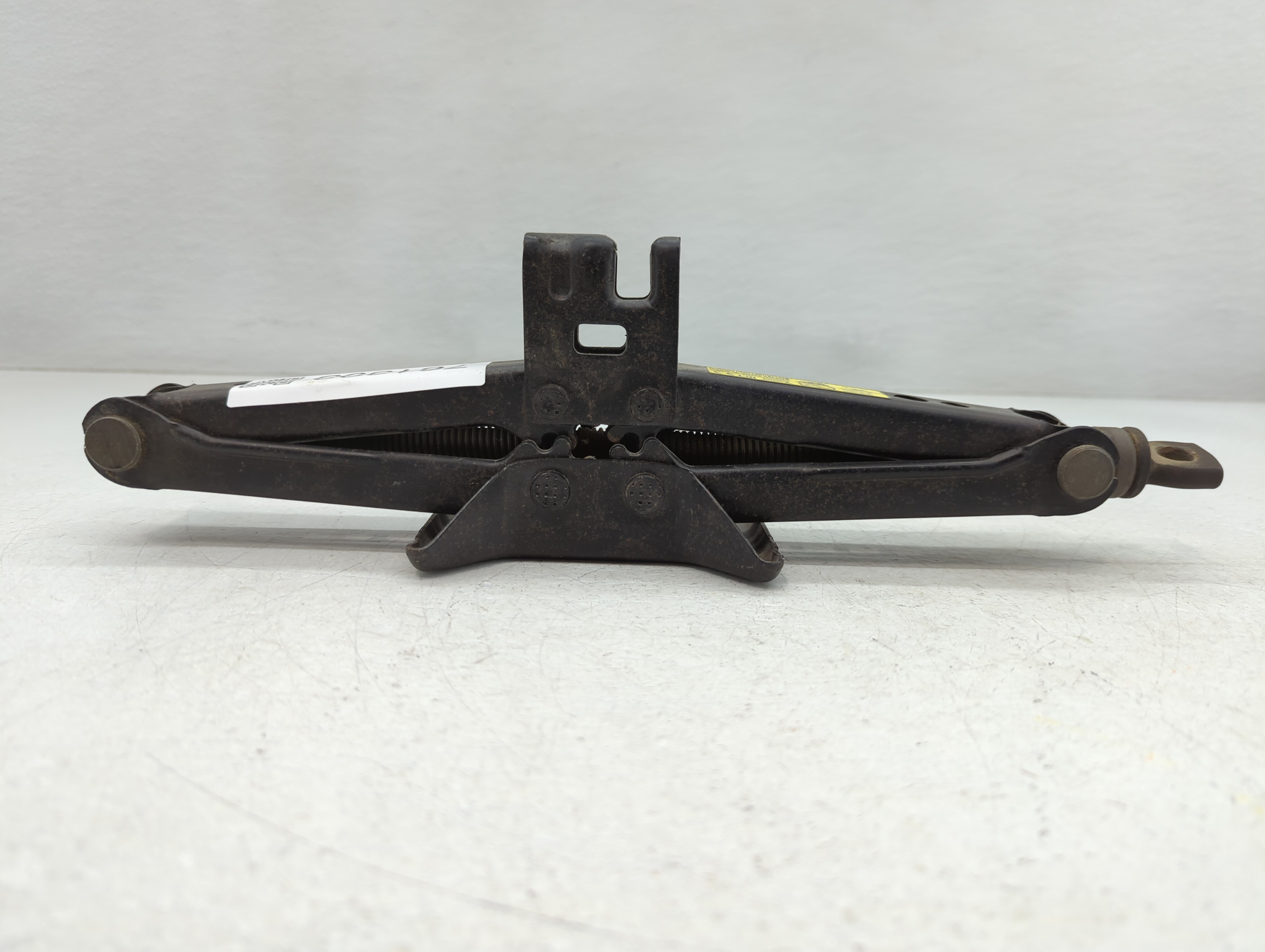 2013 Toyota Camry Spare Scissor Car Jack 761393 - Oemusedautoparts1.com