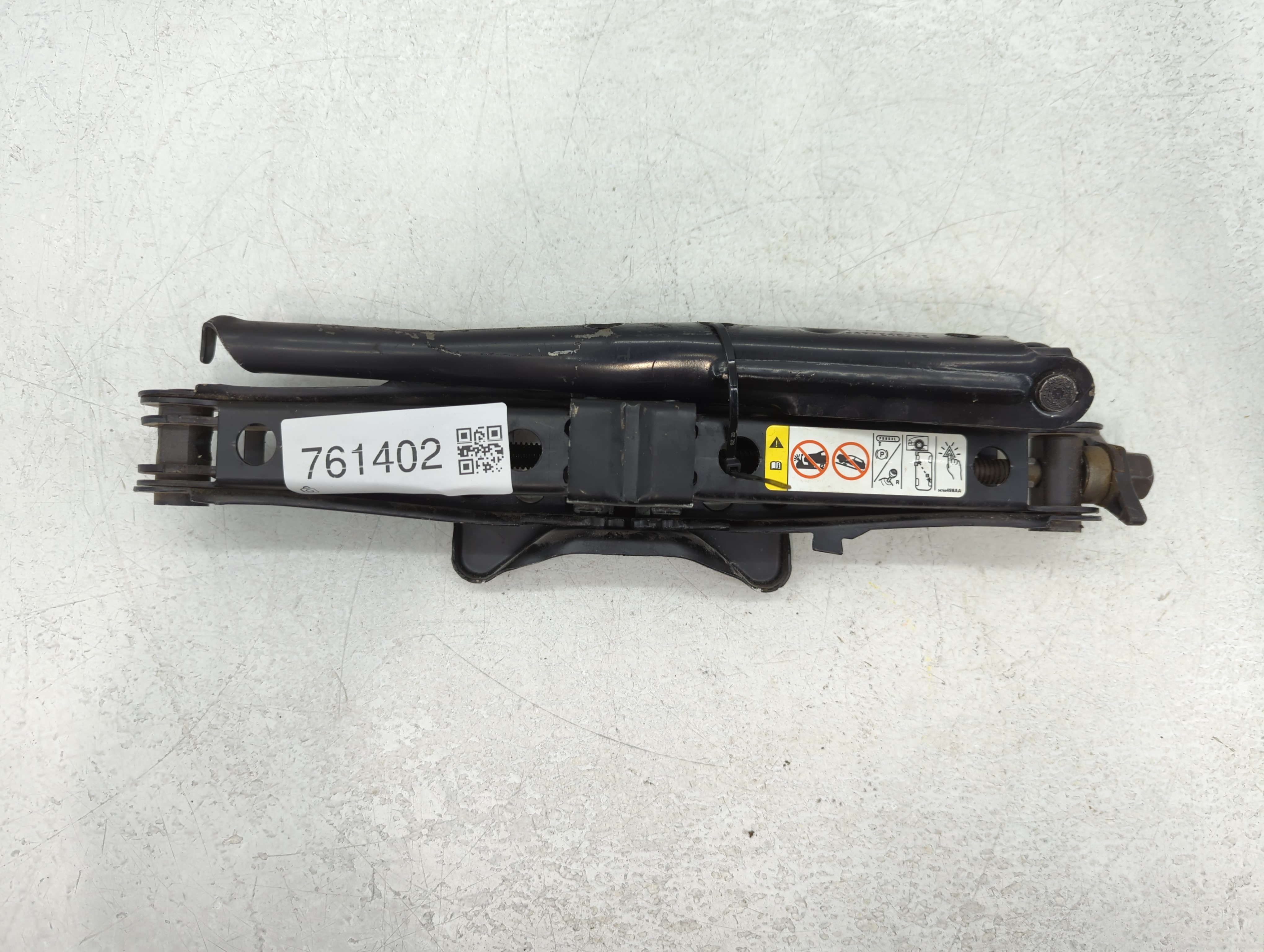 2012 Chrysler 200 Spare Scissor Car Jack 761402 - Oemusedautoparts1.com
