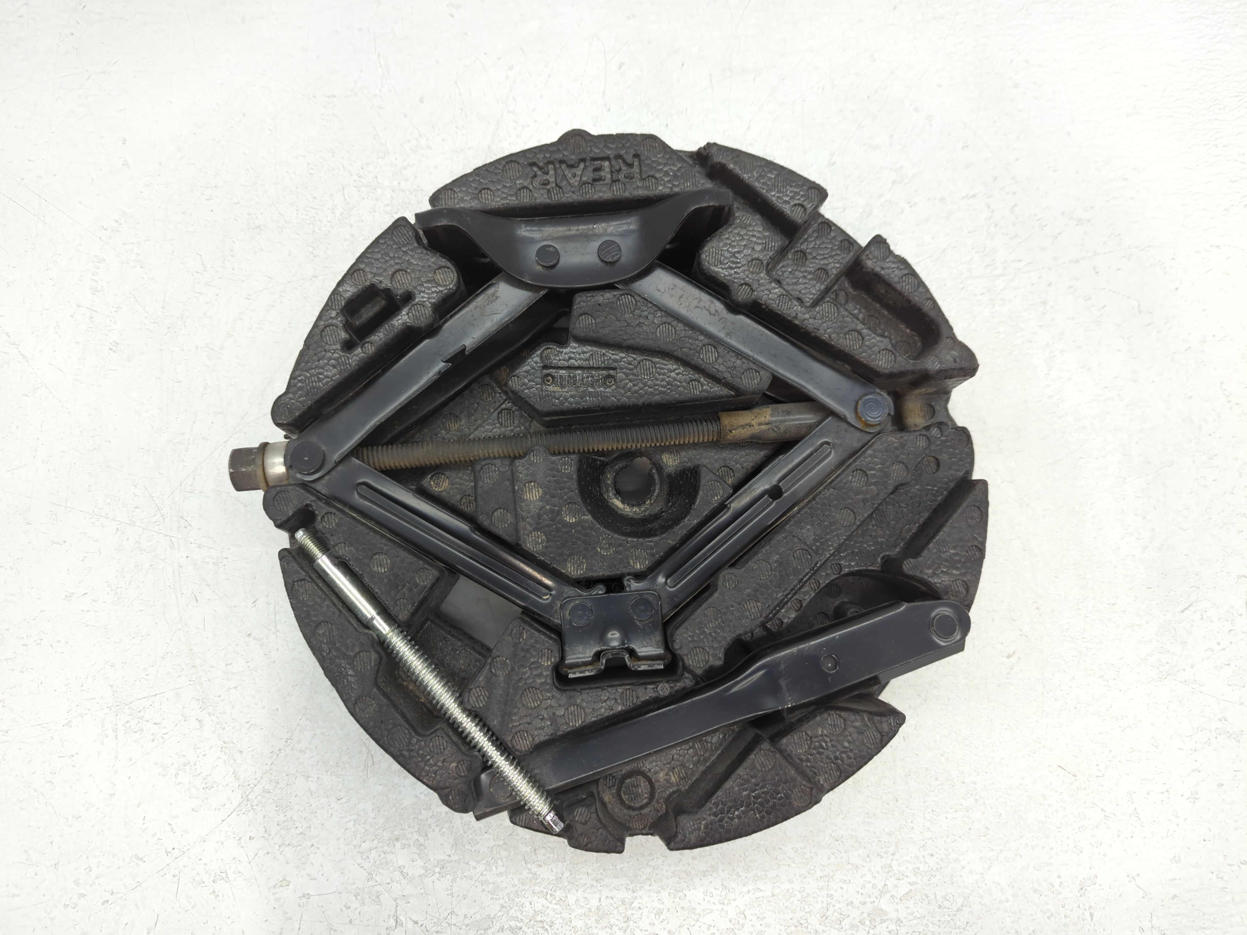 2017 Chevrolet Impala Spare Scissor Car Jack 761409 - Oemusedautoparts1.com