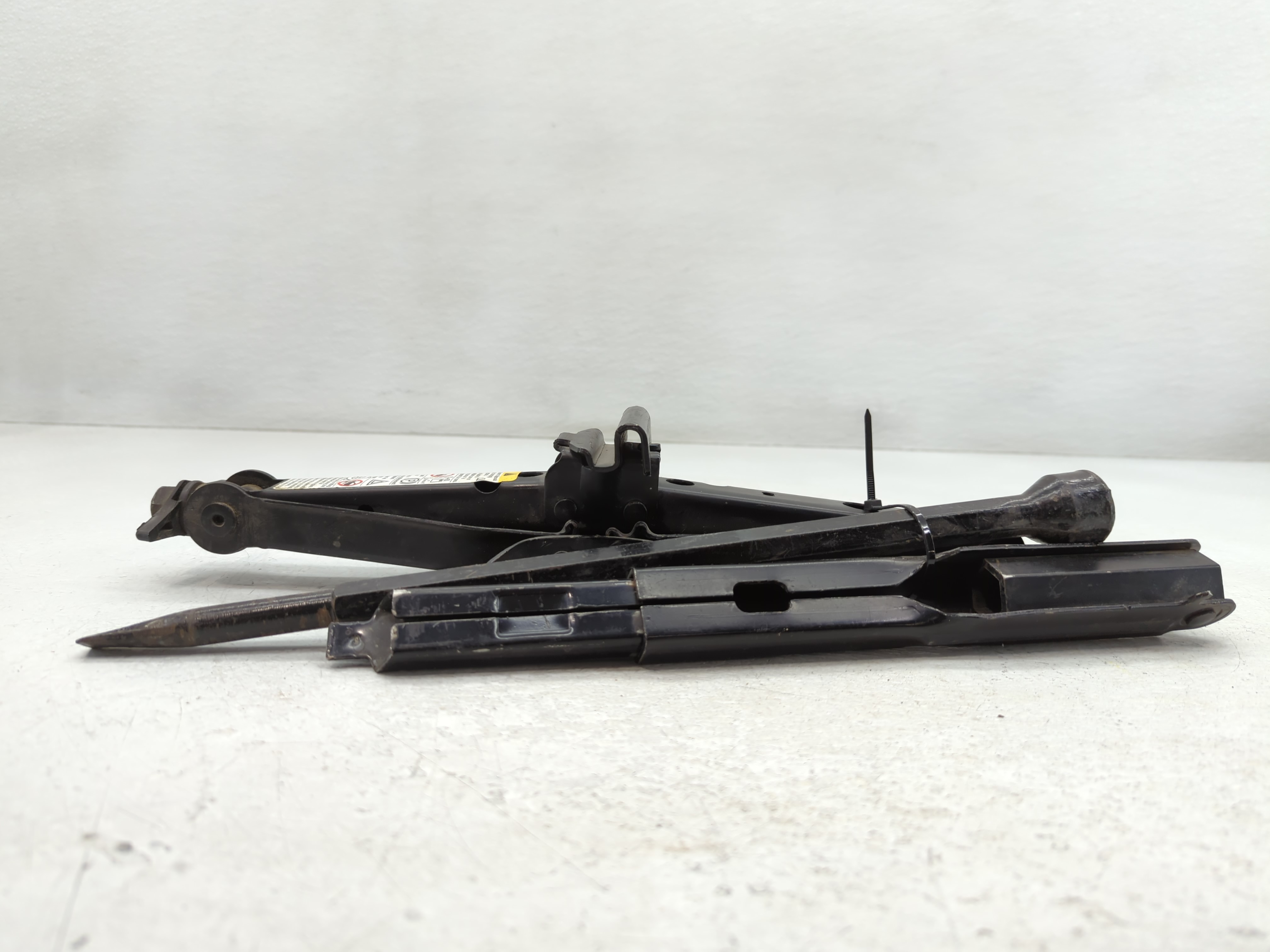 2014 Chevrolet Equinox Spare Scissor Car Jack 761417 - Oemusedautoparts1.com
