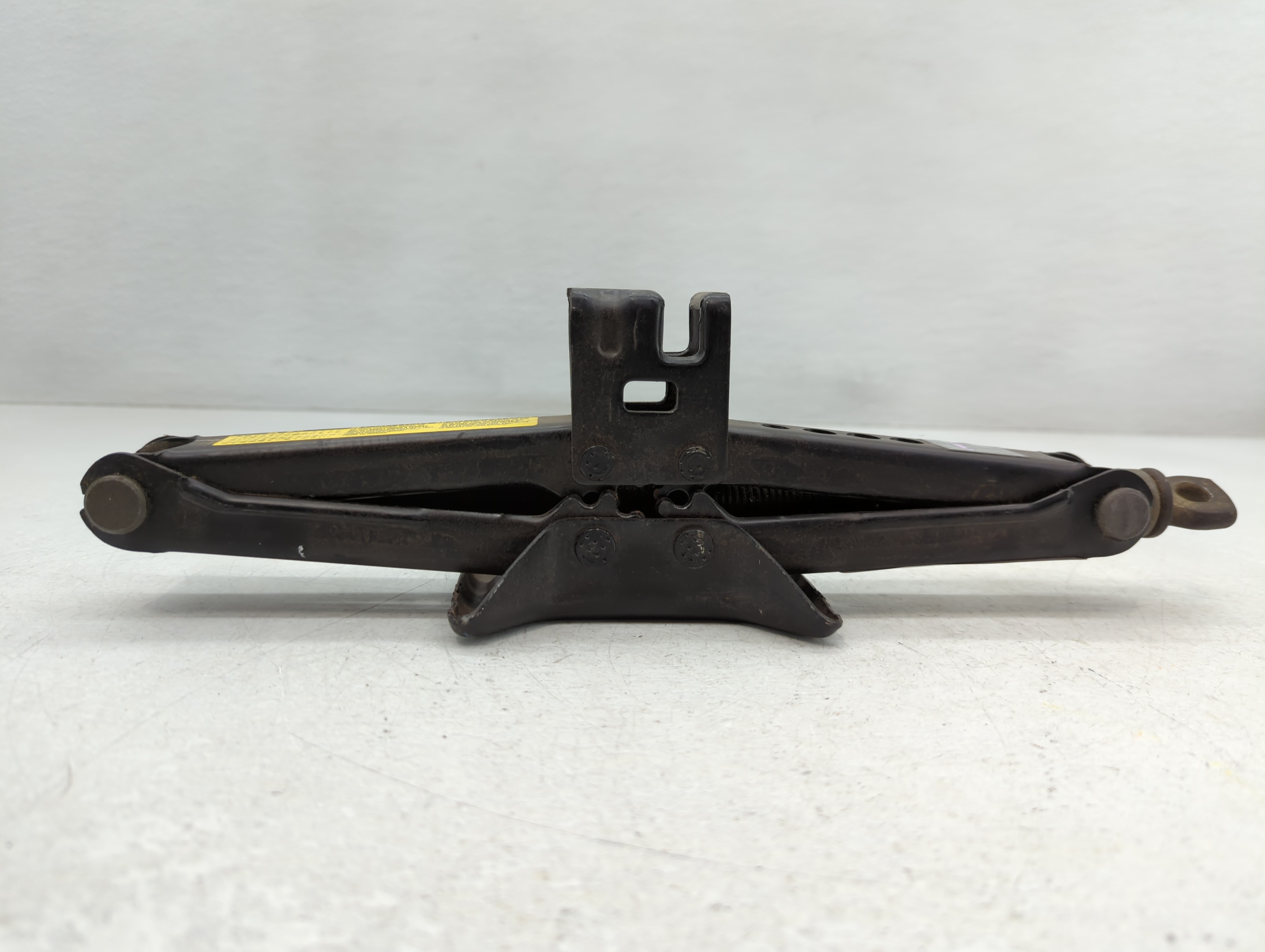 2010 Toyota Camry Spare Scissor Car Jack 761419 - Oemusedautoparts1.com