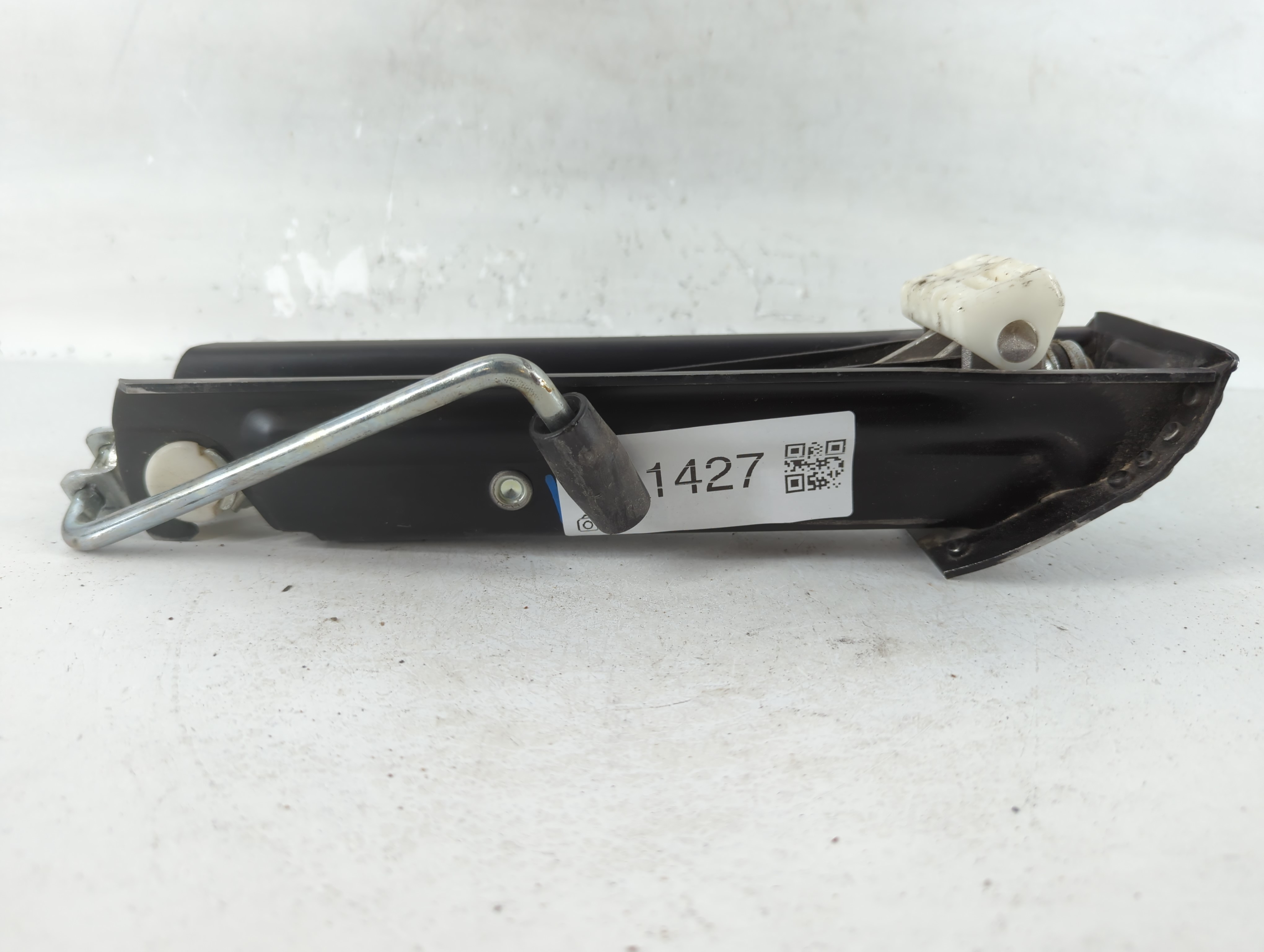 2006 Mercedes-benz Cls500 Spare Scissor Car Jack 761427 - Oemusedautoparts1.com