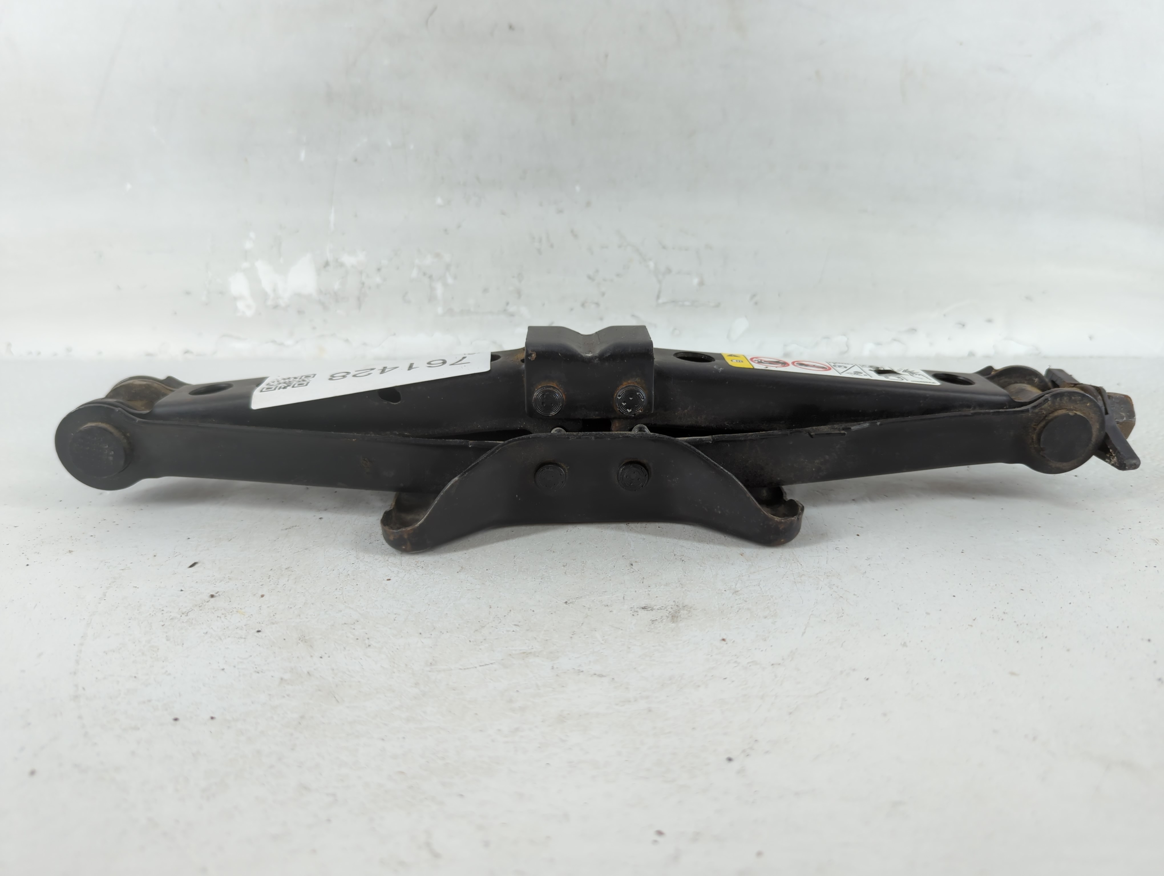 2014 Dodge Avenger Spare Scissor Car Jack 761428 - Oemusedautoparts1.com