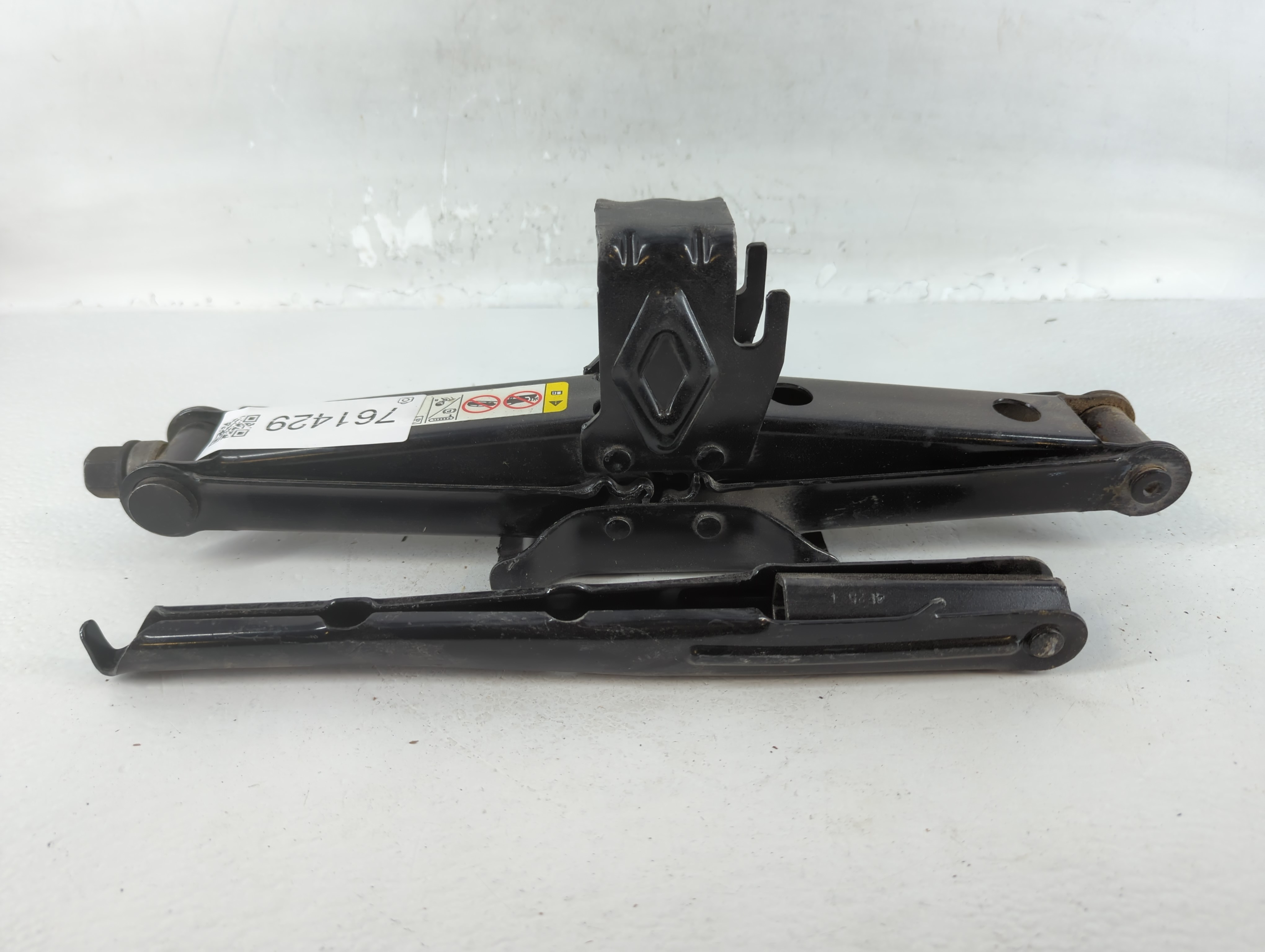 Picture of 2020 Dodge Caravan Spare Scissor Car Jack 761429