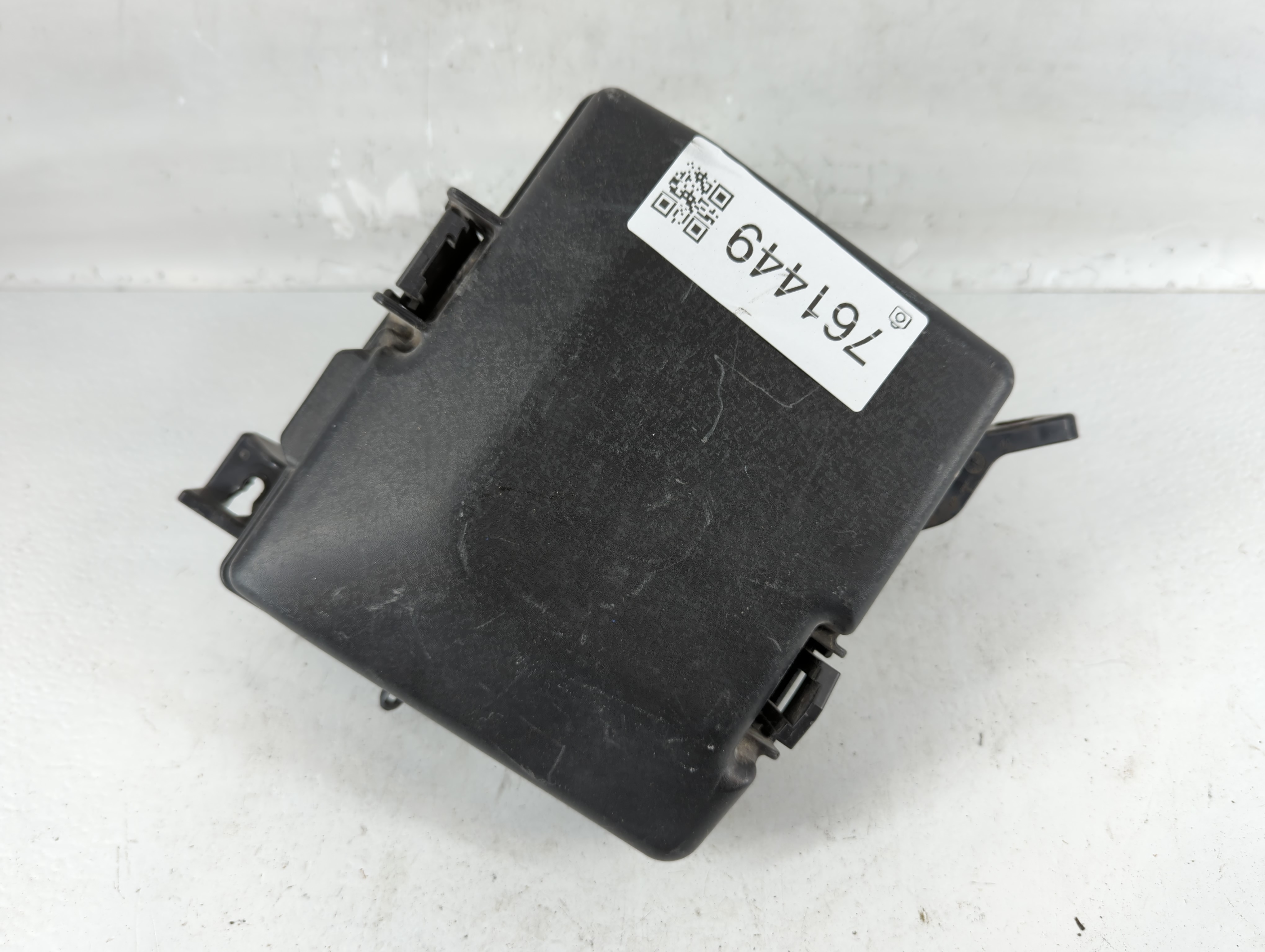 Picture of 2016-2017 Hyundai Sonata Fusebox Fuse Box Relay Module 91252 E6120 761449