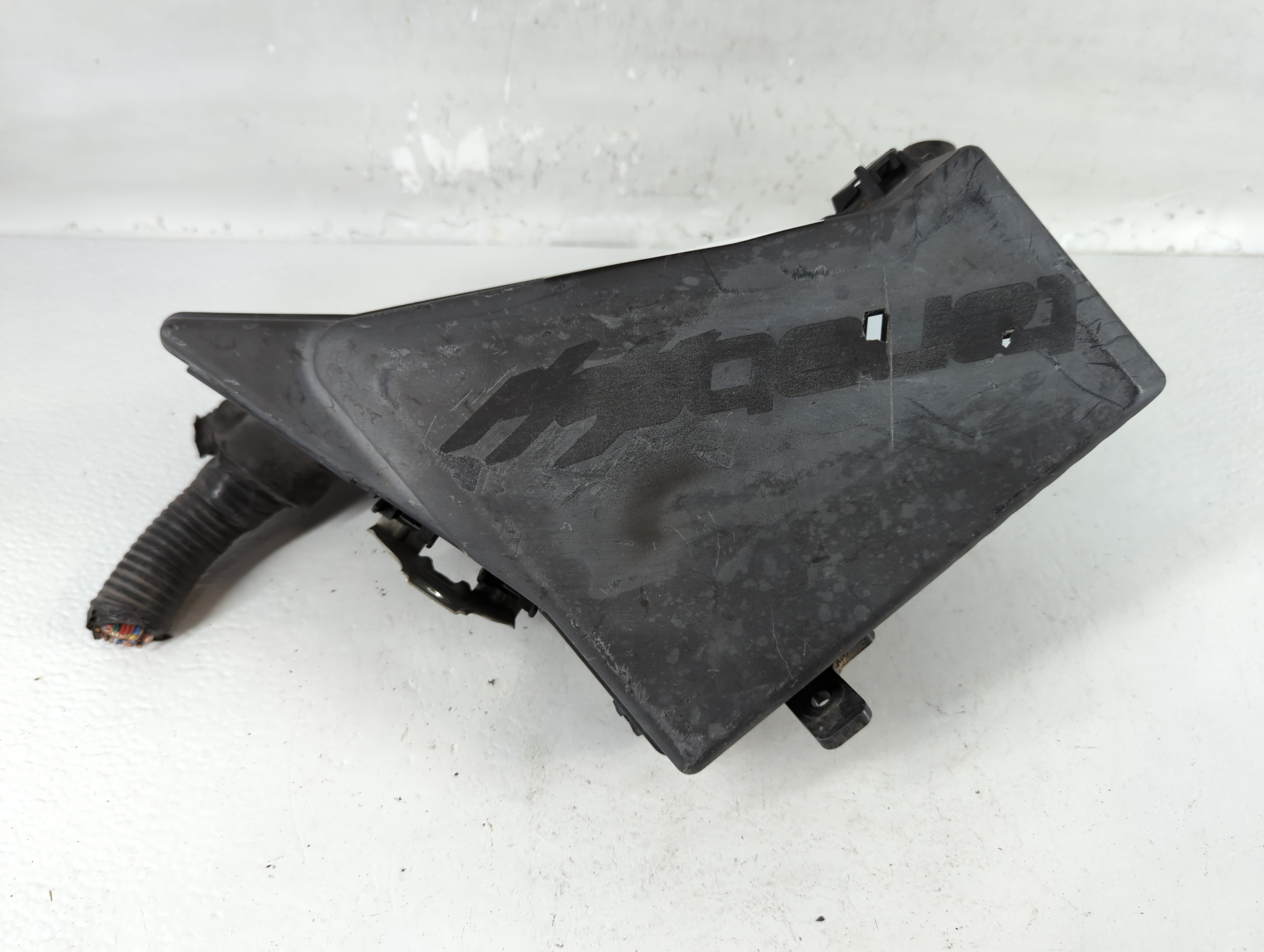 2010-2014 Subaru Impreza Fusebox Fuse Box Relay Module Mb100200b 761504 - Oemusedautoparts1.com
