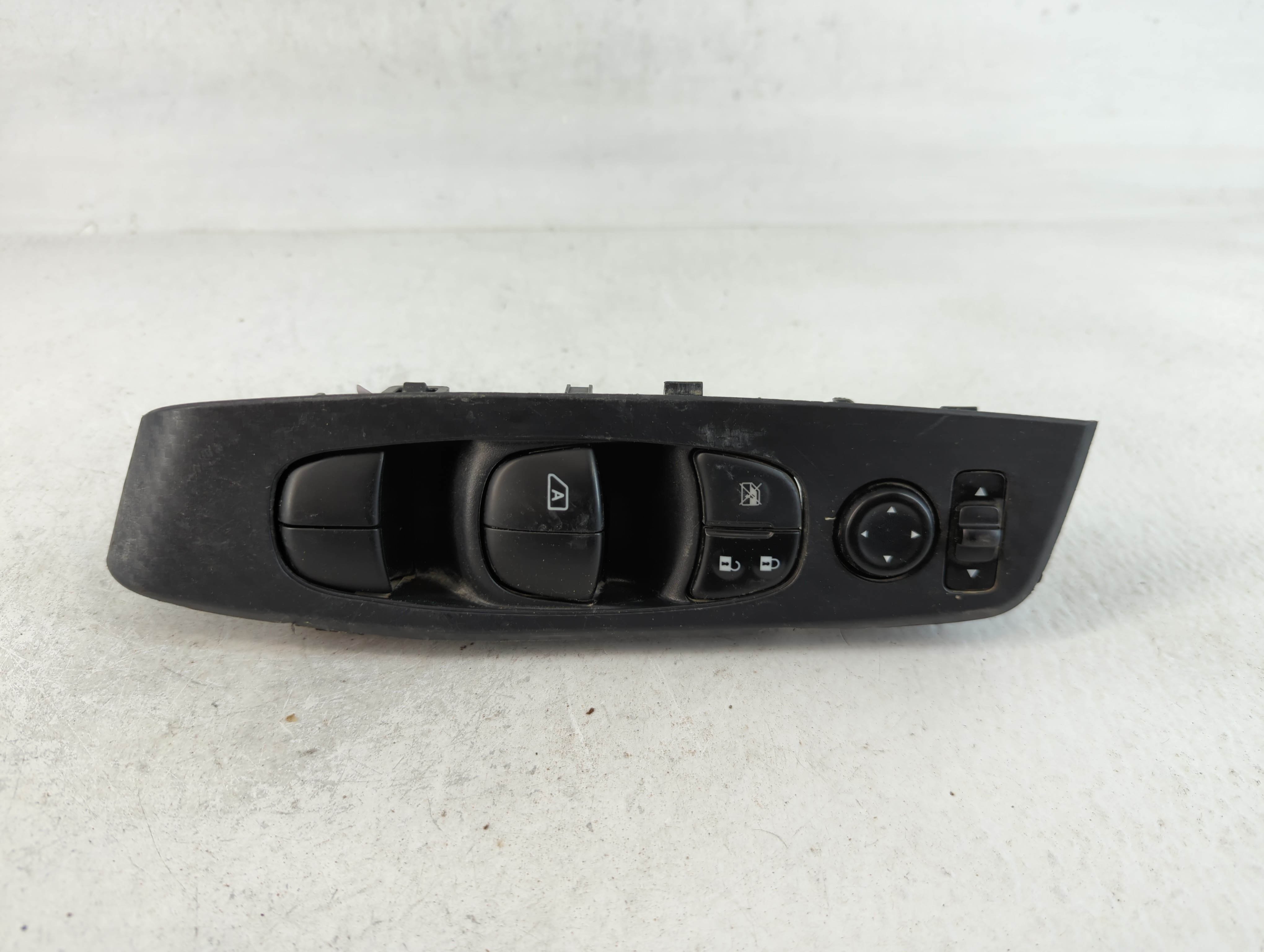 2017-2022 Nissan Rogue Sport Driver Left Door Master Power Window Switch 761609 - Oemusedautoparts1.com
