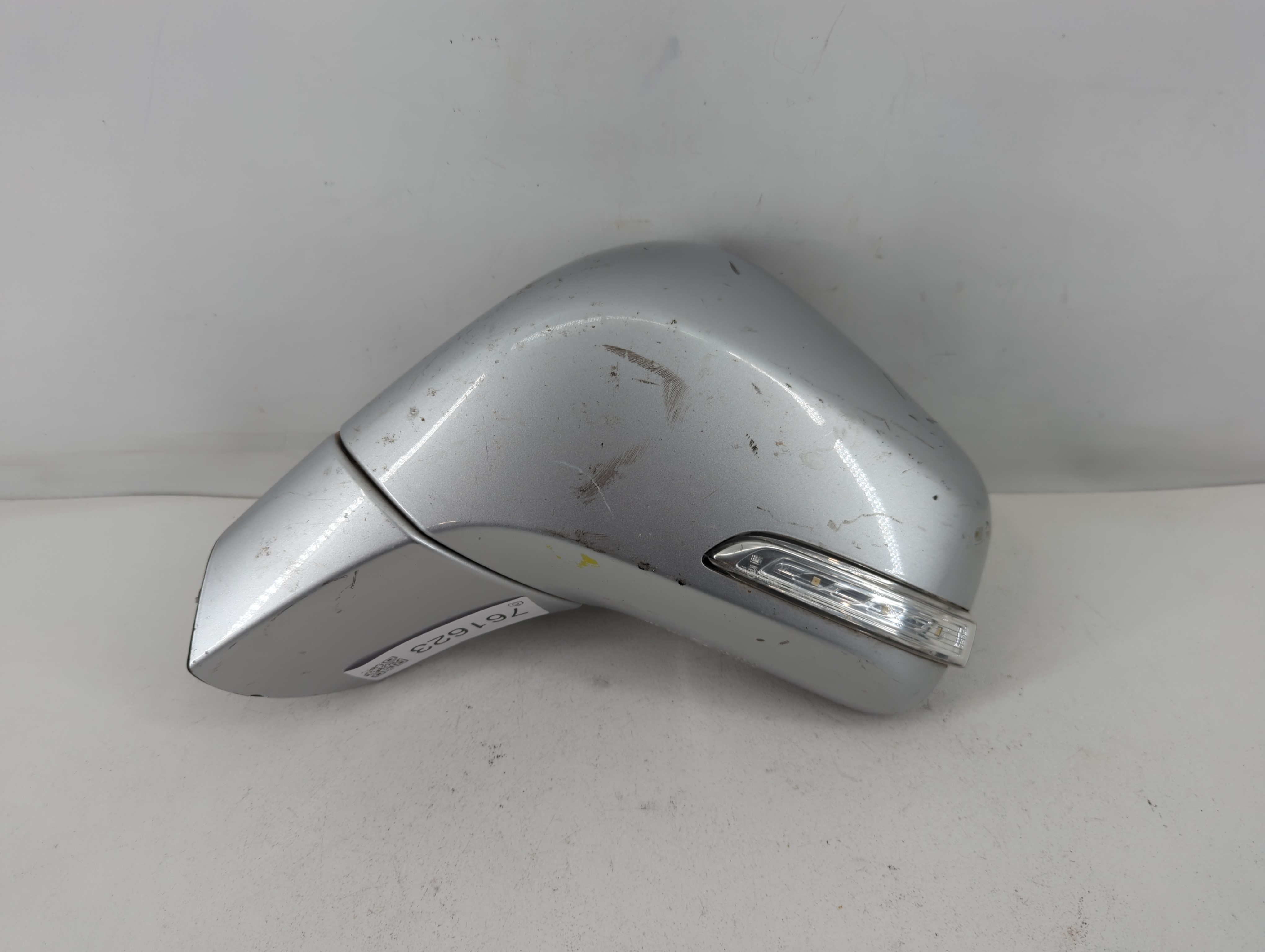 2015-2016 Buick Encore Driver Left Side View Power Door Mirror Silver 761623 - Oemusedautoparts1.com