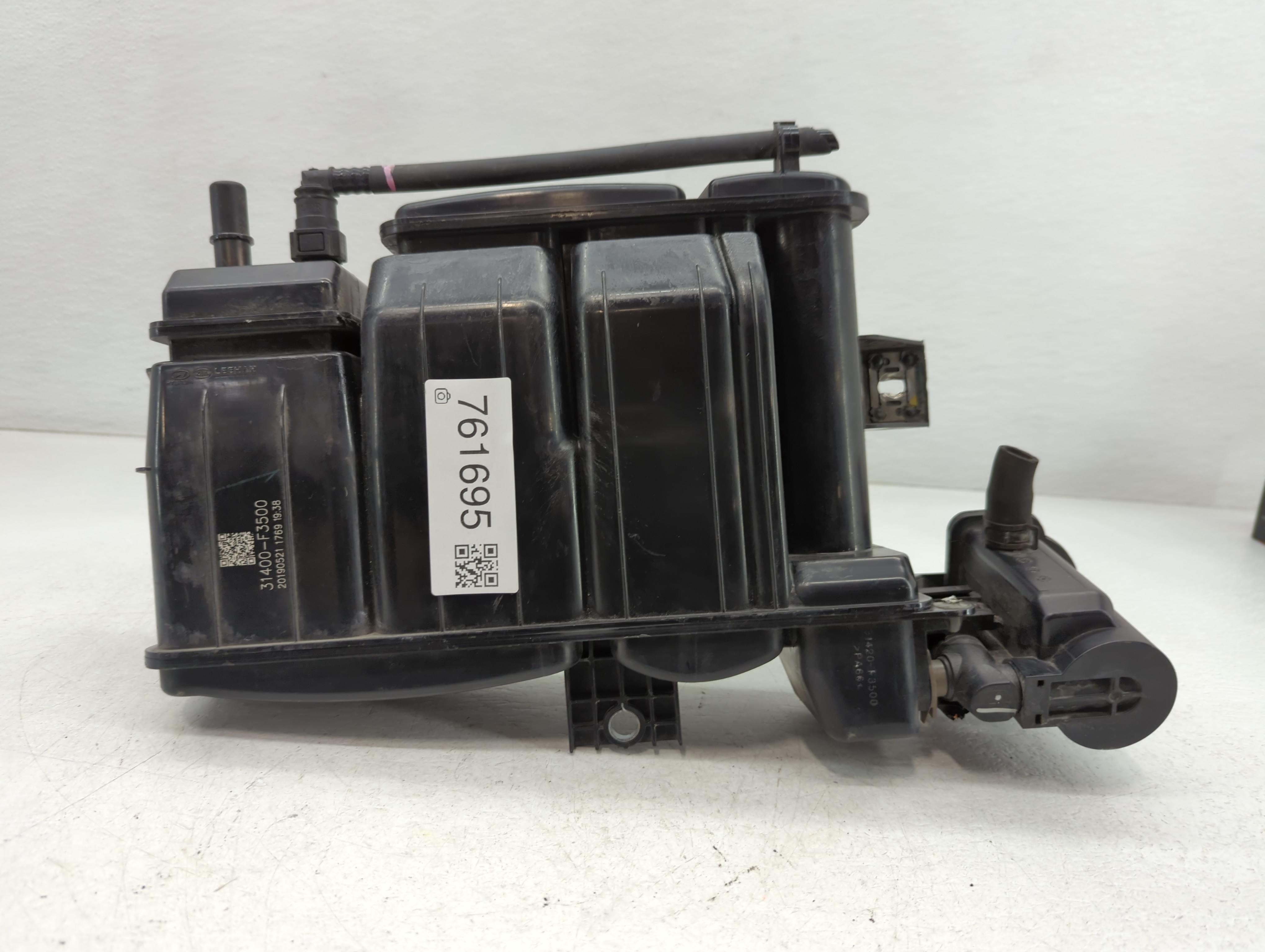 Picture of 2020 Hyundai Elantra Fuel Vapor Charcoal Canister 761695
