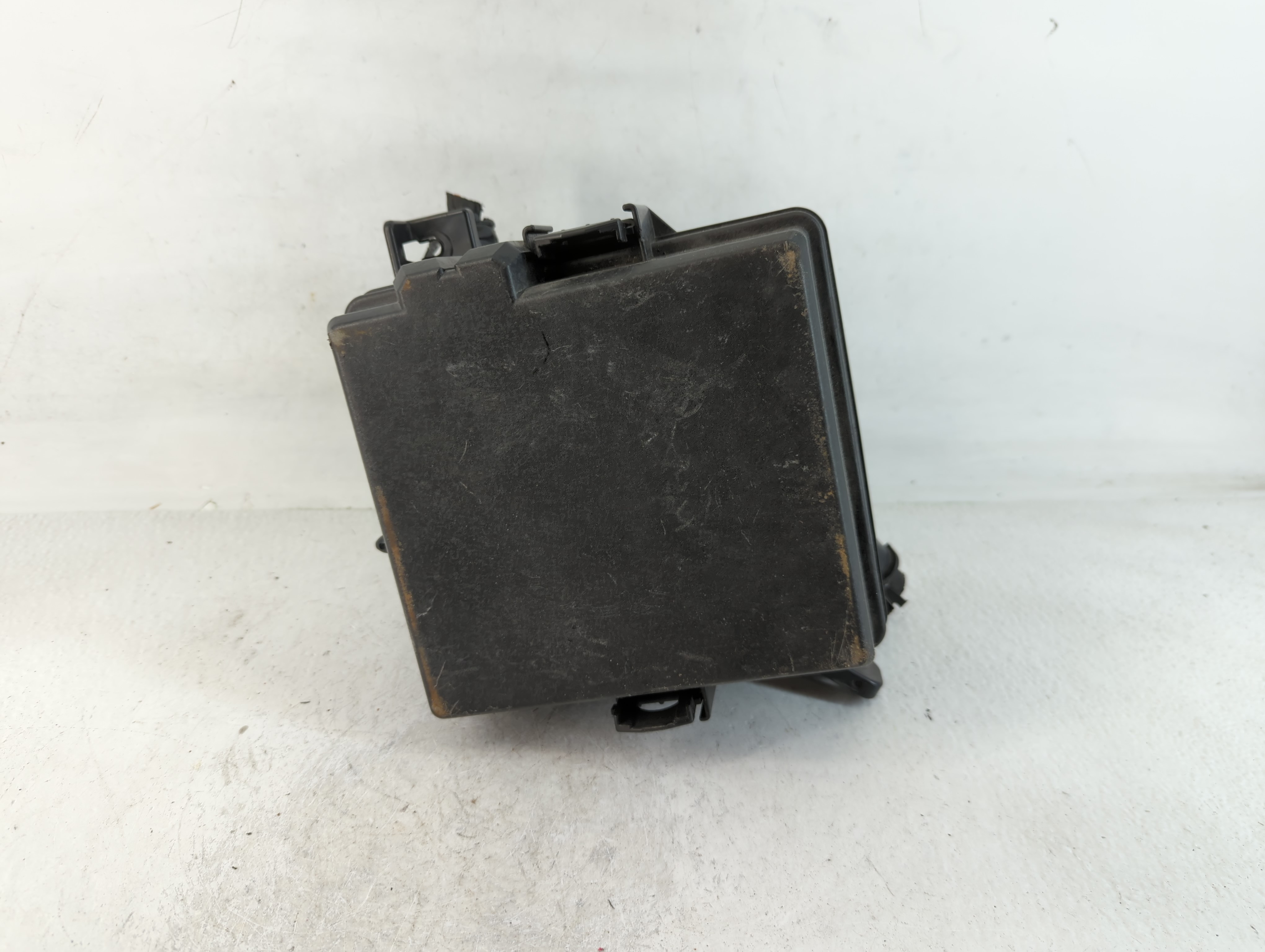 Picture of 2016-2018 Hyundai Tucson Fusebox Fuse Box Relay Module 761746