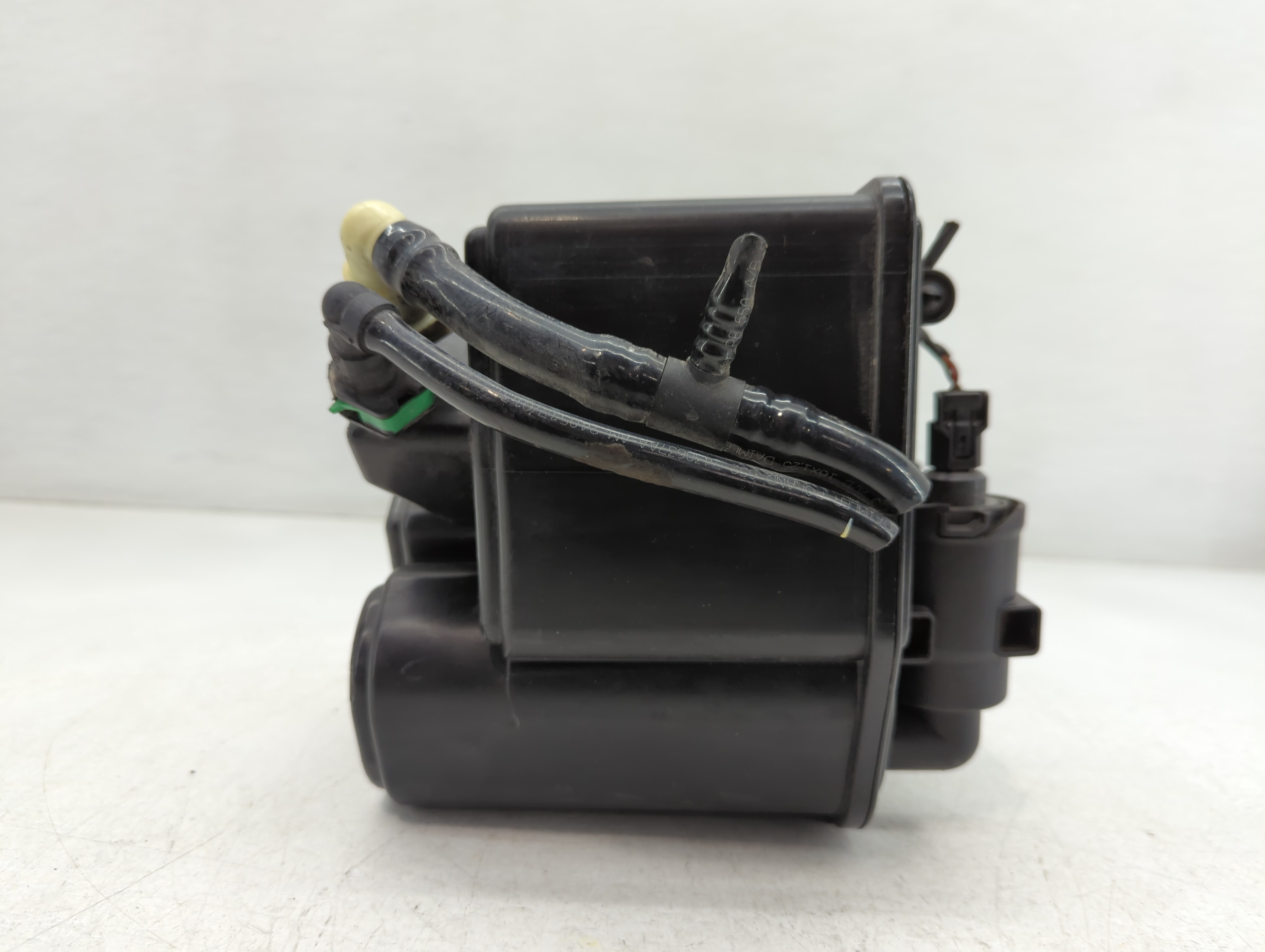 2018 Infiniti Qx30 Fuel Vapor Charcoal Canister 761771 - Oemusedautoparts1.com