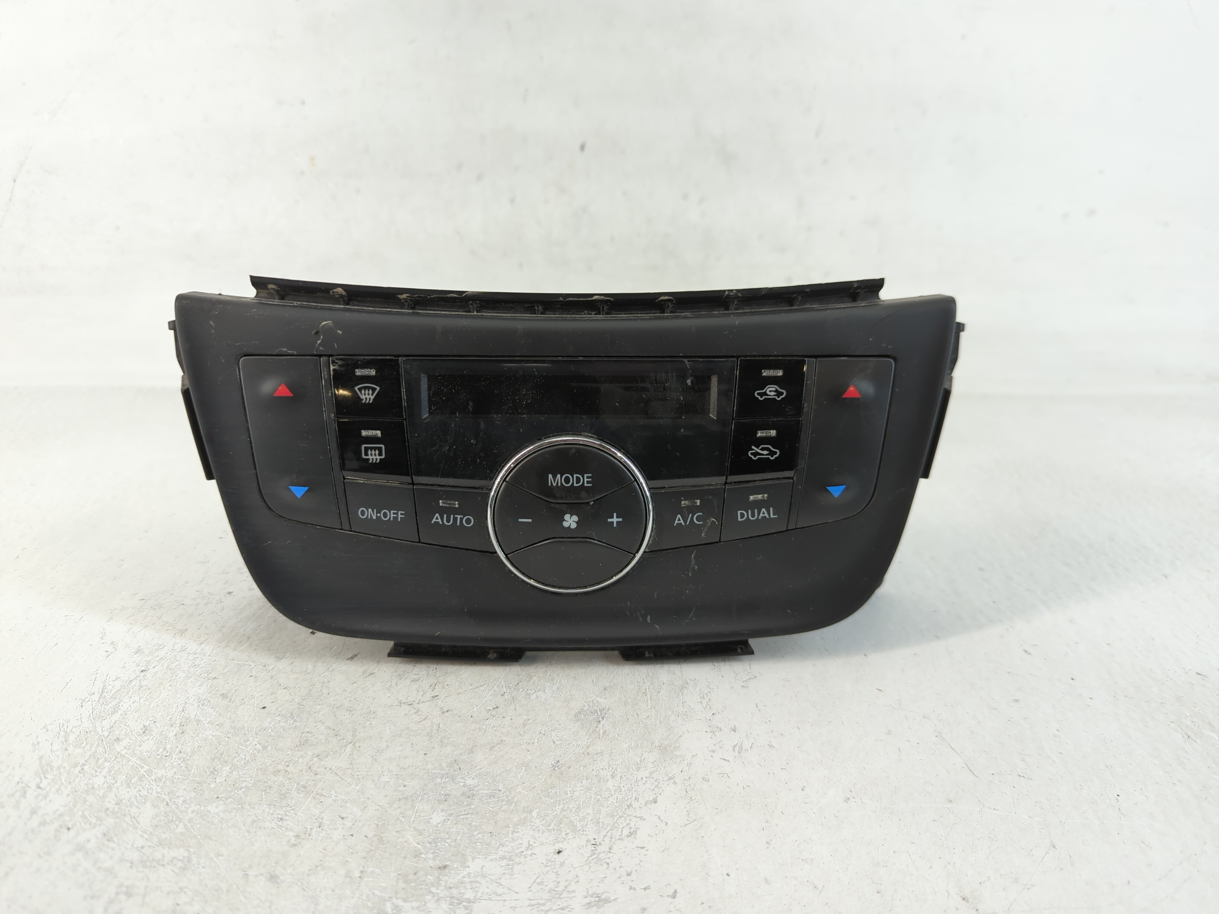 2017-2019 Nissan Sentra Ac Heater Climate Control Temperature Oem 761787 - Oemusedautoparts1.com
