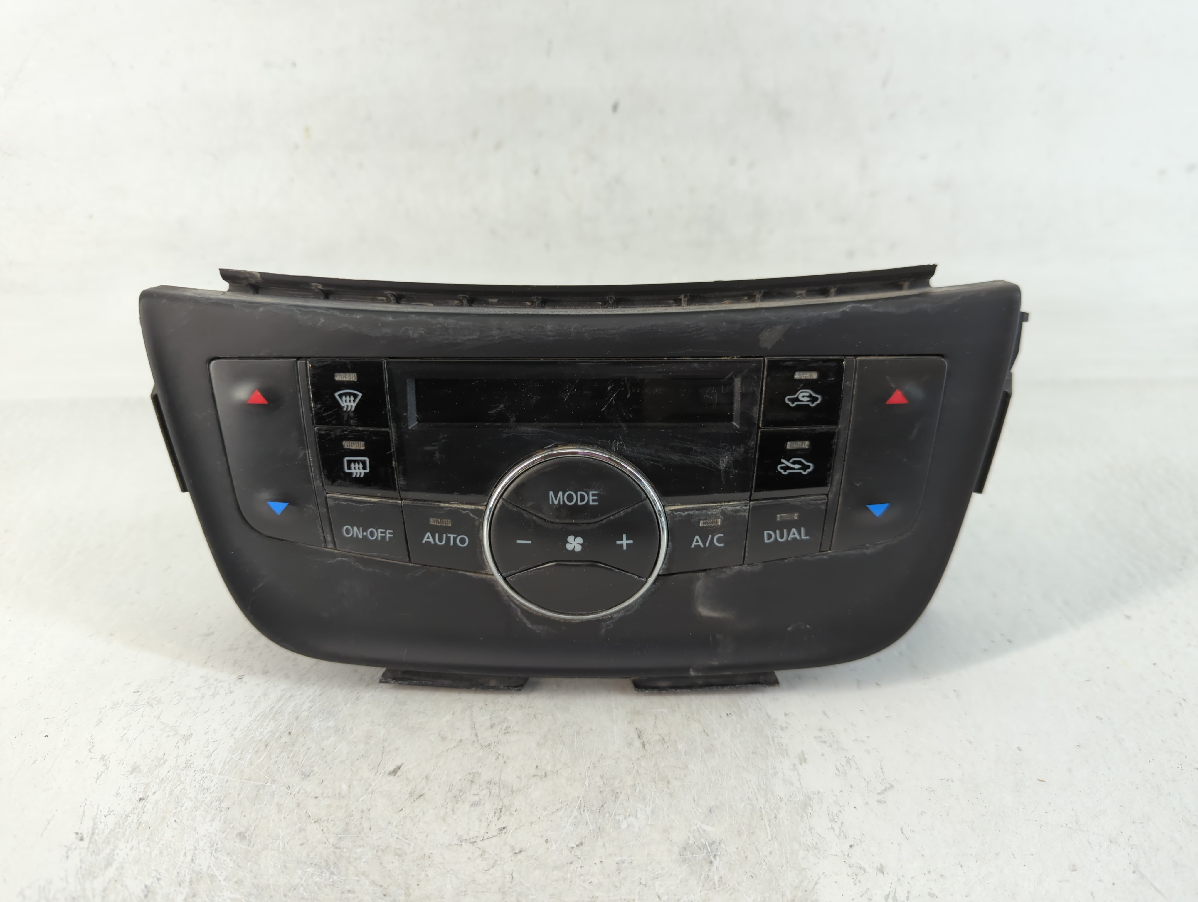 2015-2019 Nissan Sentra Ac Heater Climate Control 27500 4at4a 761793 - Oemusedautoparts1.com