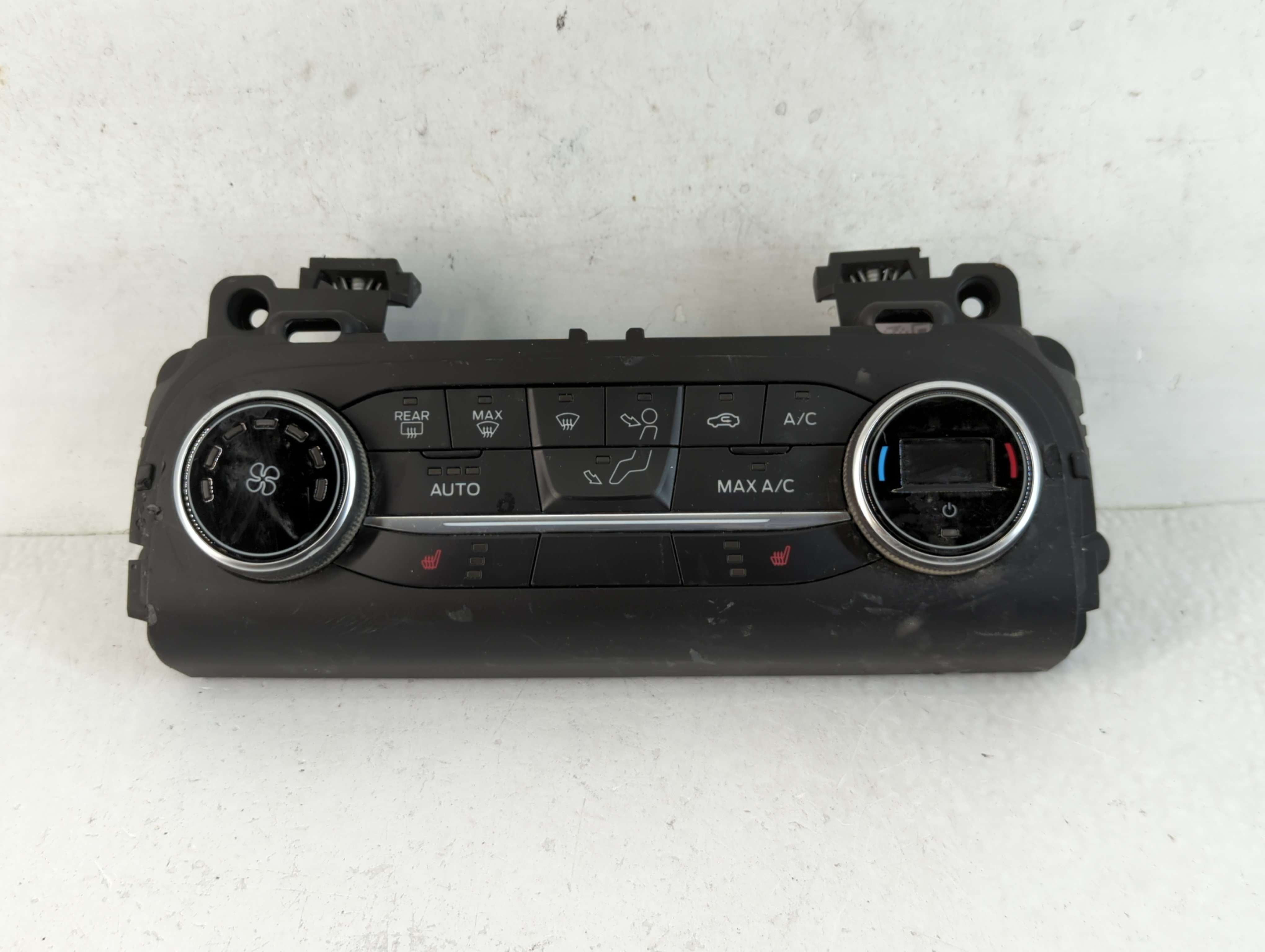 2020-2022 Ford Escape Ac Heater Rear Climate Control Lj6t-18c612-lb 761804 - Oemusedautoparts1.com