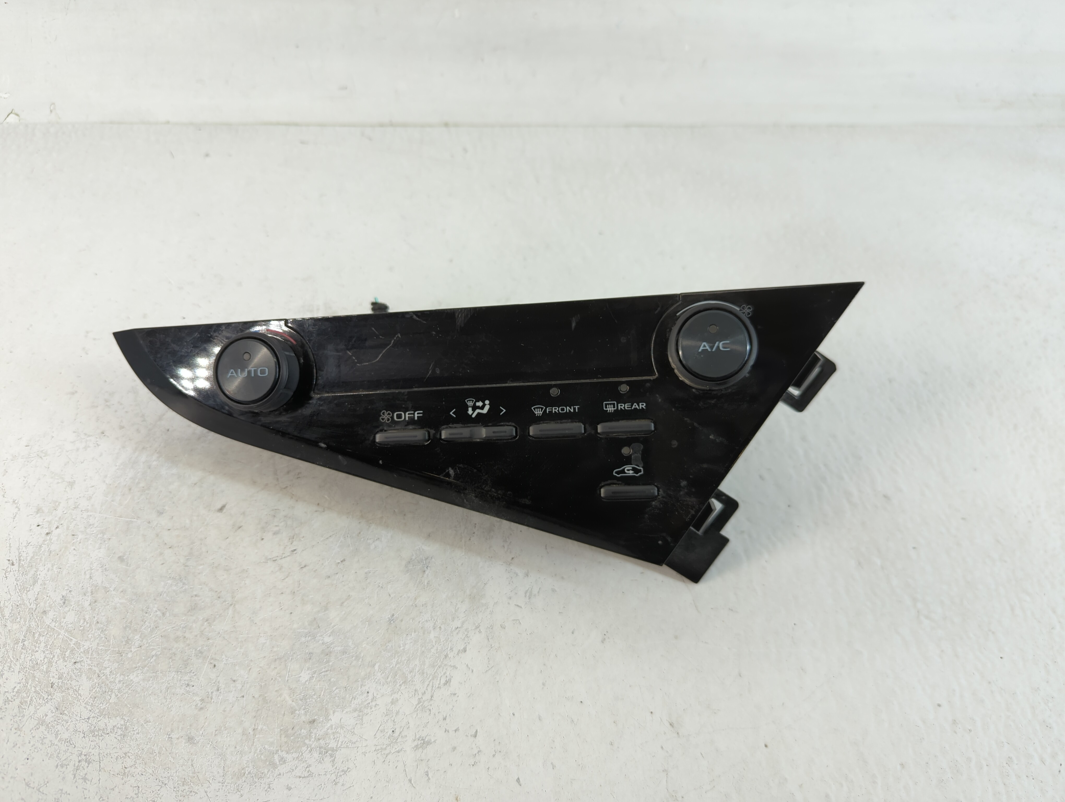 2018-2022 Toyota Camry Ac Heater Climate Control 55900-06480 761812 - Oemusedautoparts1.com