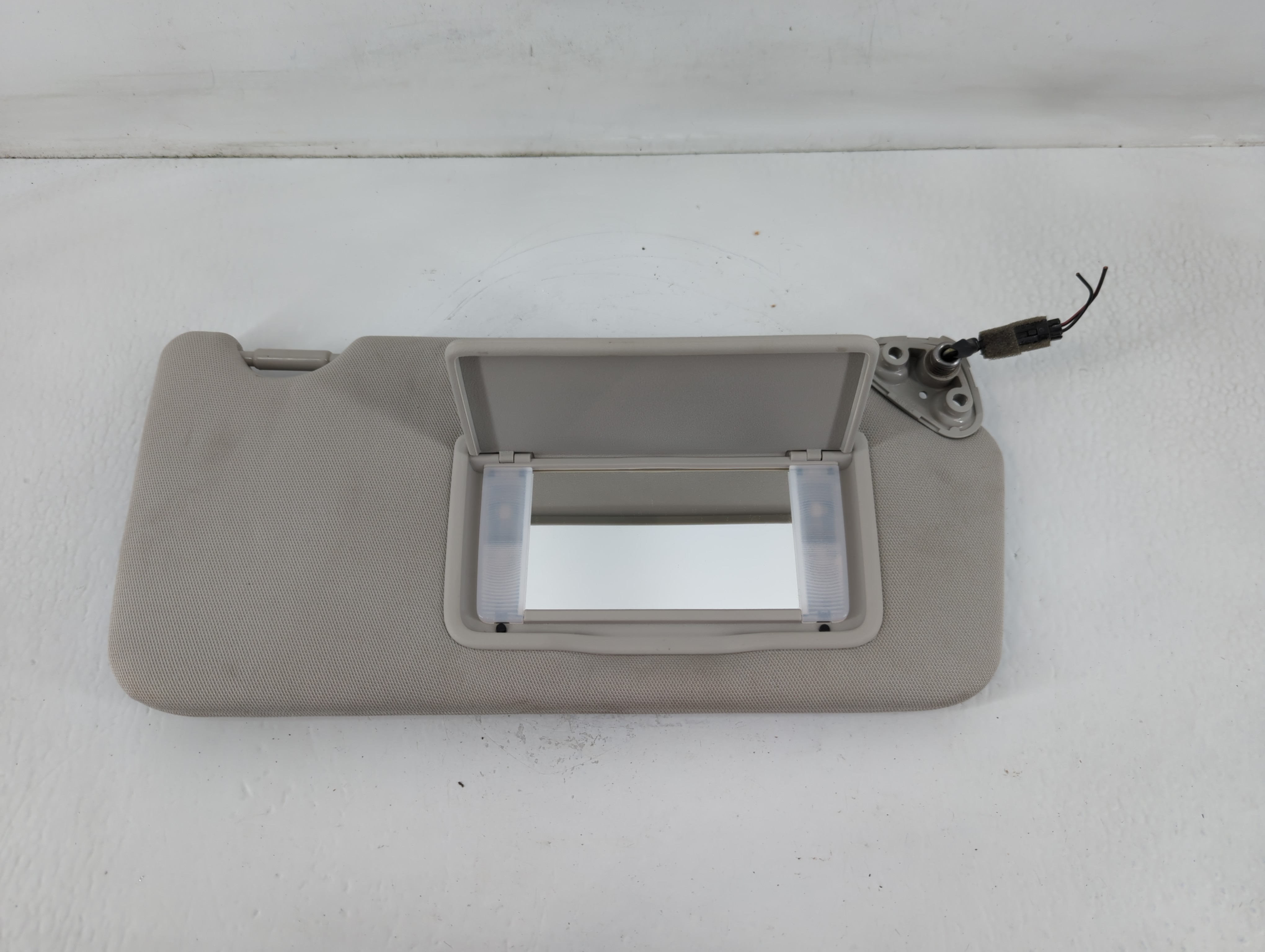 2010-2014 Subaru Legacy Passenger Sun Visor Mirror Right Sunvisor Grey 761827 - Oemusedautoparts1.com