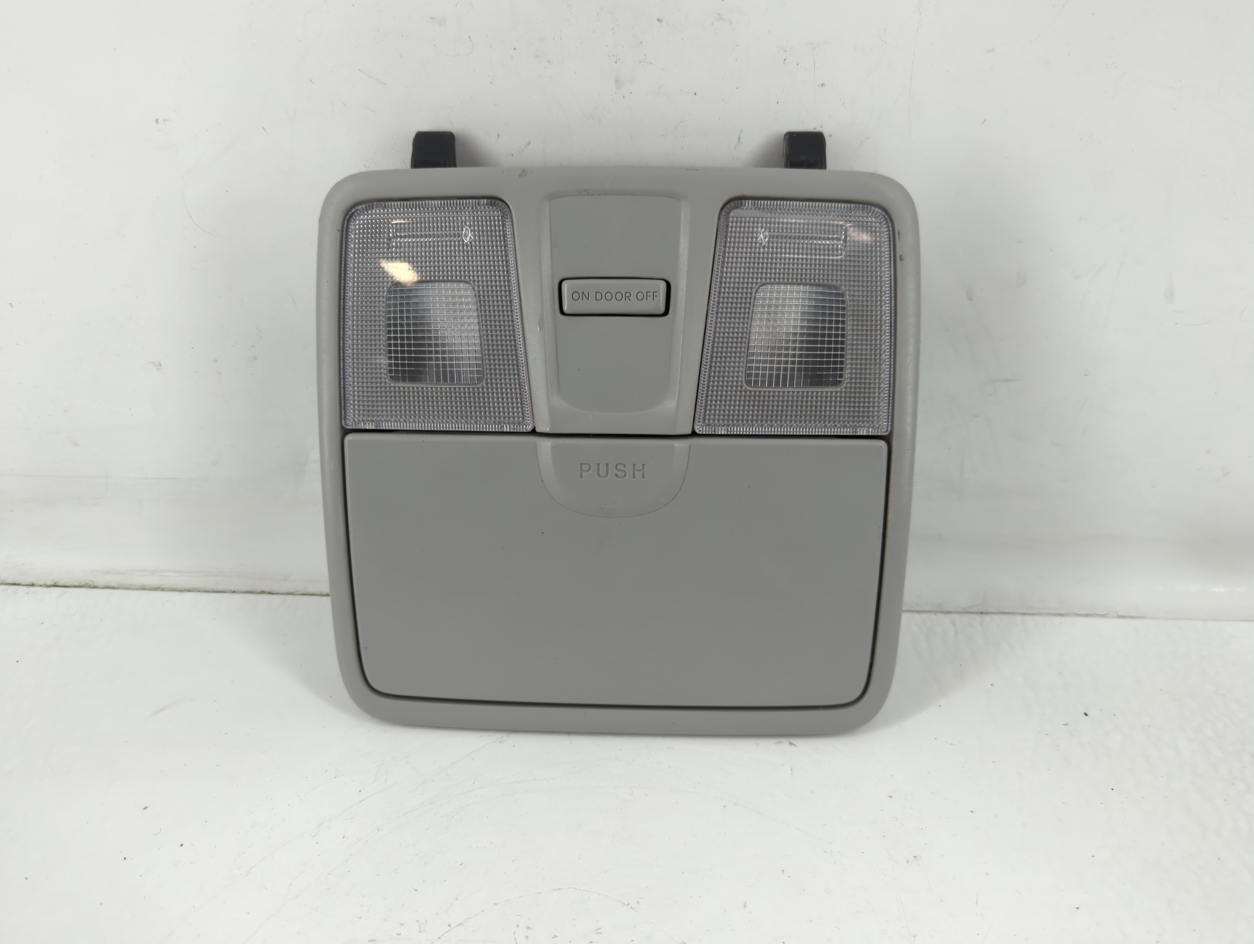 2012 Hyundai Elantra Overhead Roof Console 761880 - Oemusedautoparts1.com