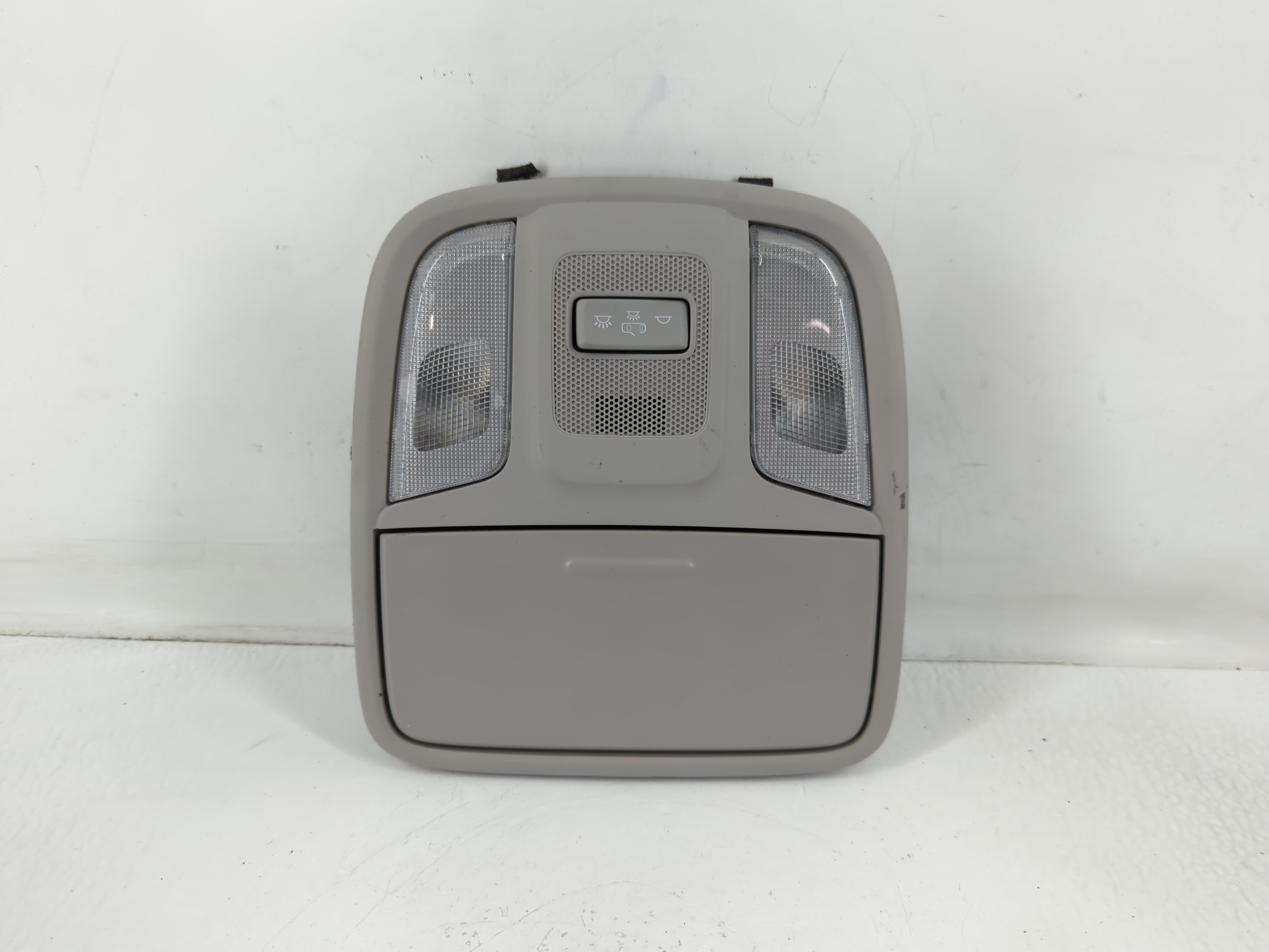 2020 Kia Sportage Overhead Roof Console 761883 - Oemusedautoparts1.com