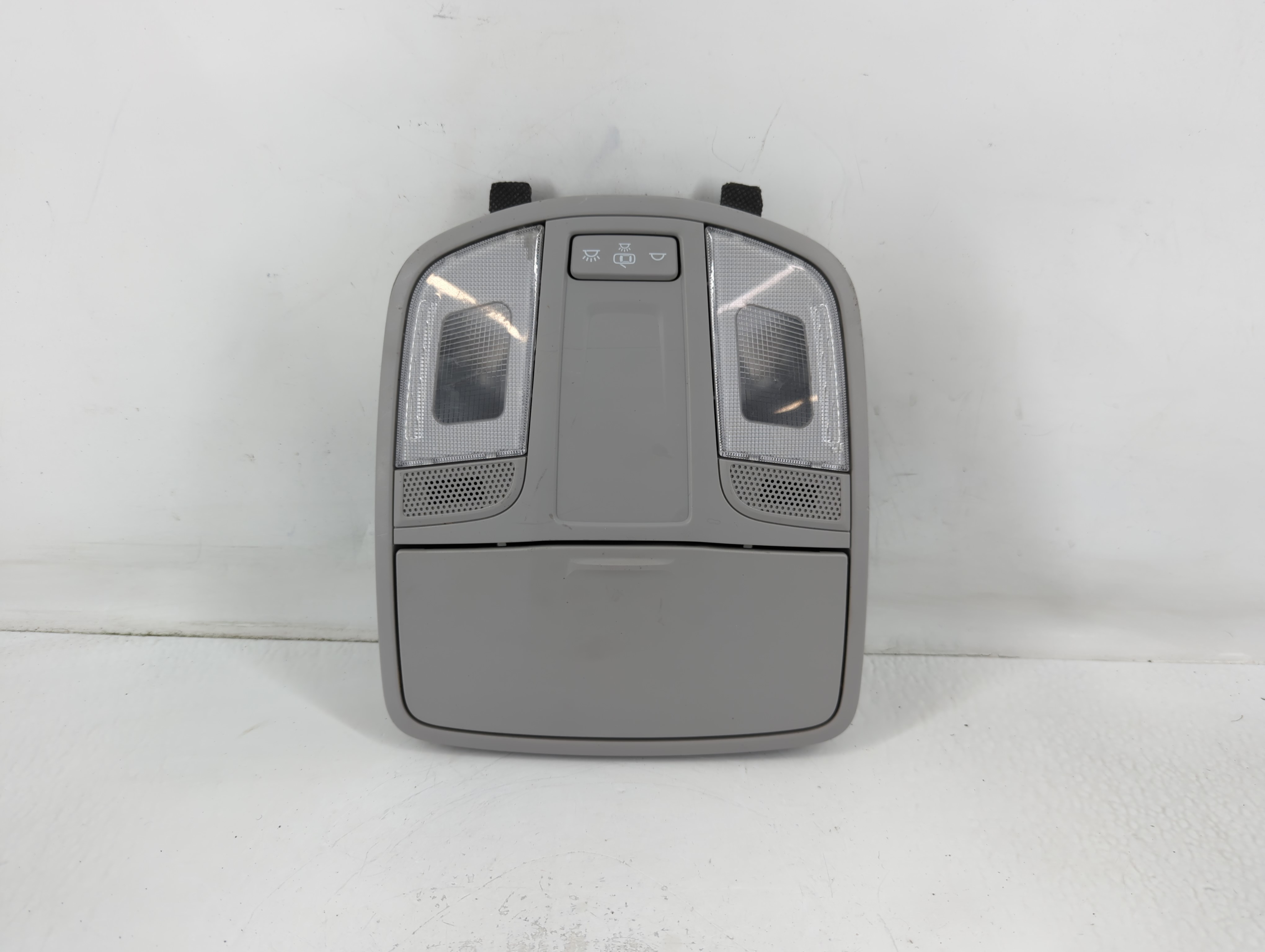 2018 Hyundai Tucson Overhead Roof Console 761924 - Oemusedautoparts1.com