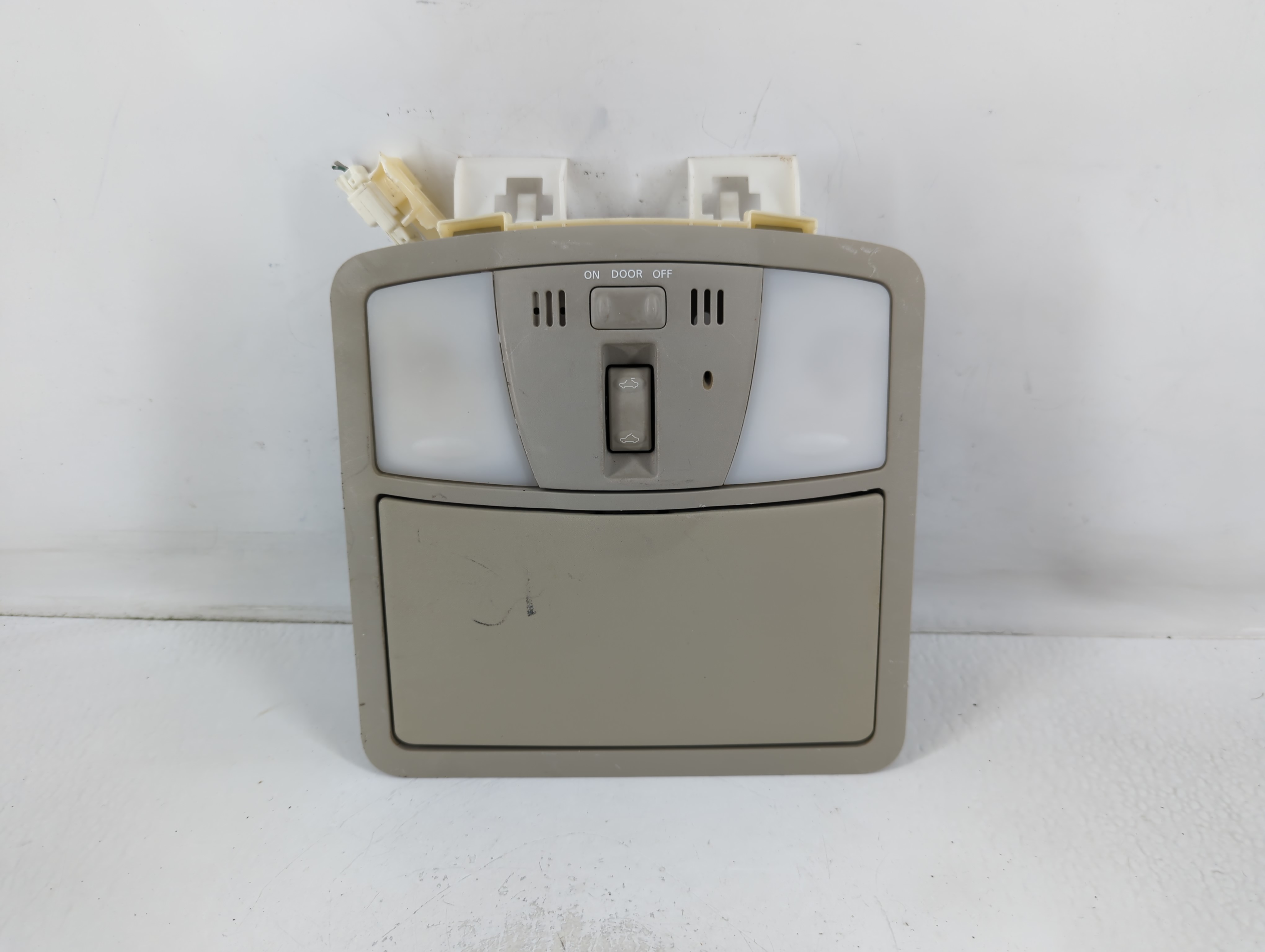 2016 Infiniti Qx50 Overhead Roof Console 761925 - Oemusedautoparts1.com