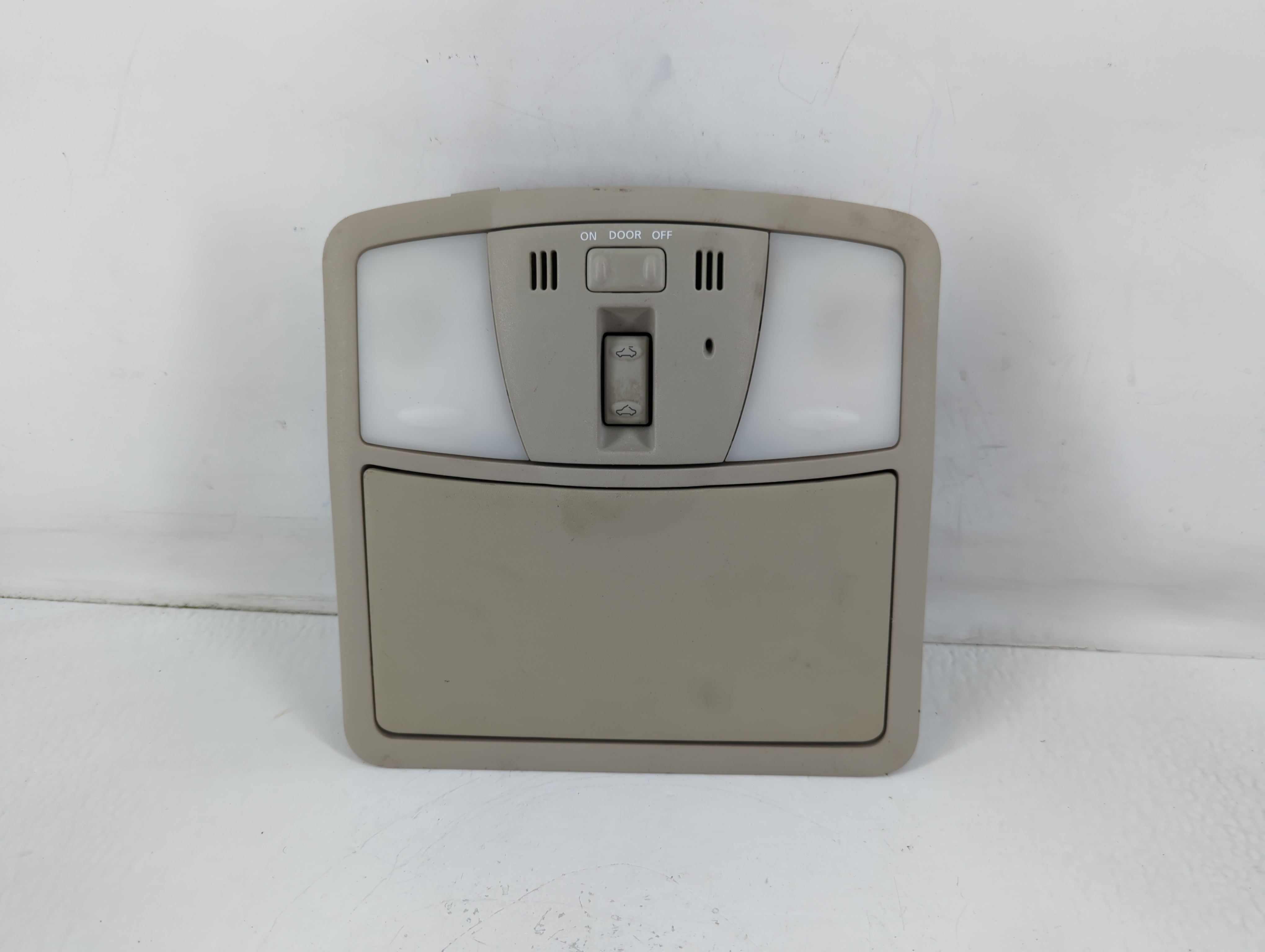 2009 Nissan Altima Overhead Roof Console 761942 - Oemusedautoparts1.com