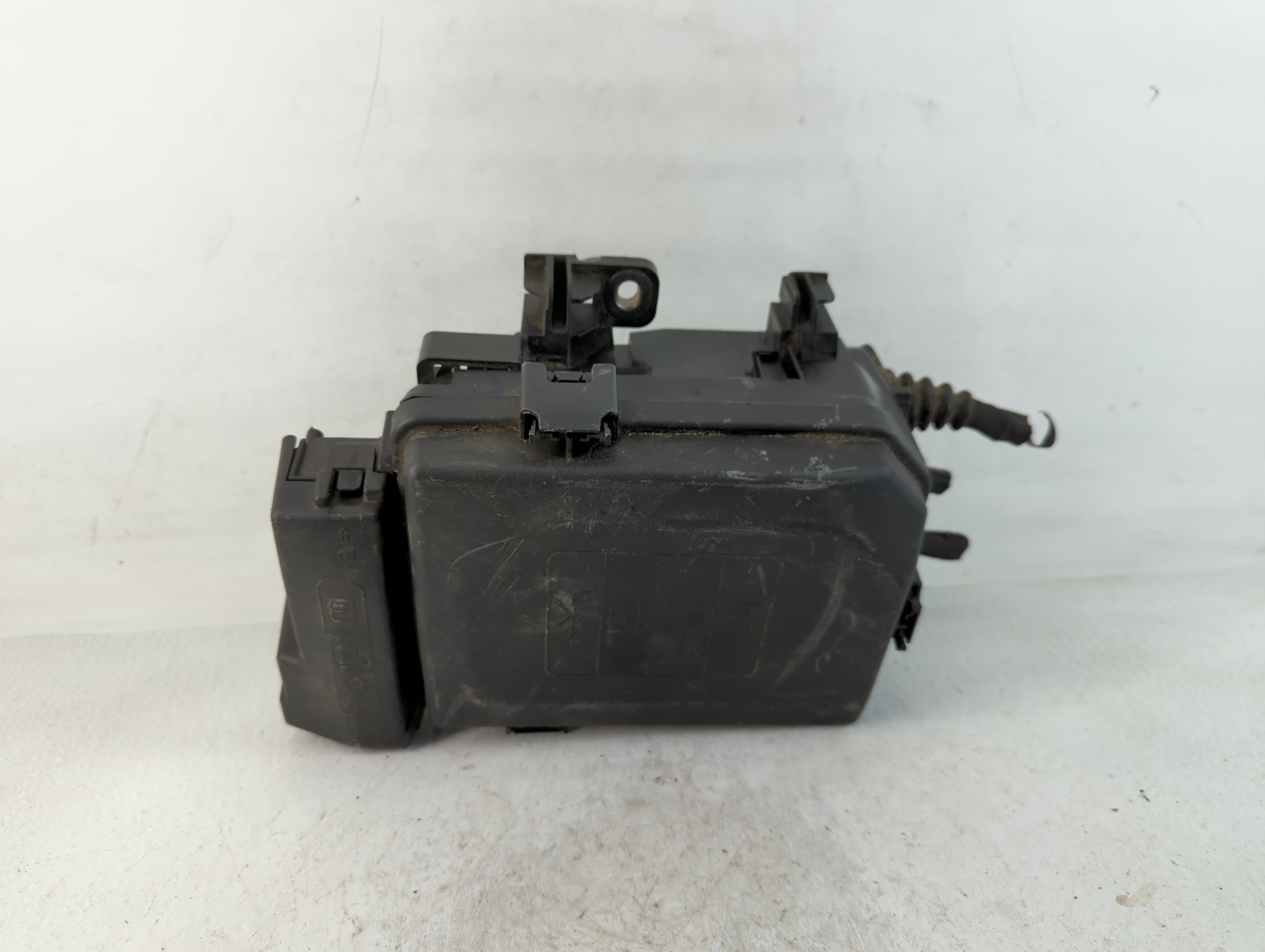 2018-2022 Chevrolet Equinox Fusebox Fuse Box Relay Module 23246682 761972 - Oemusedautoparts1.com