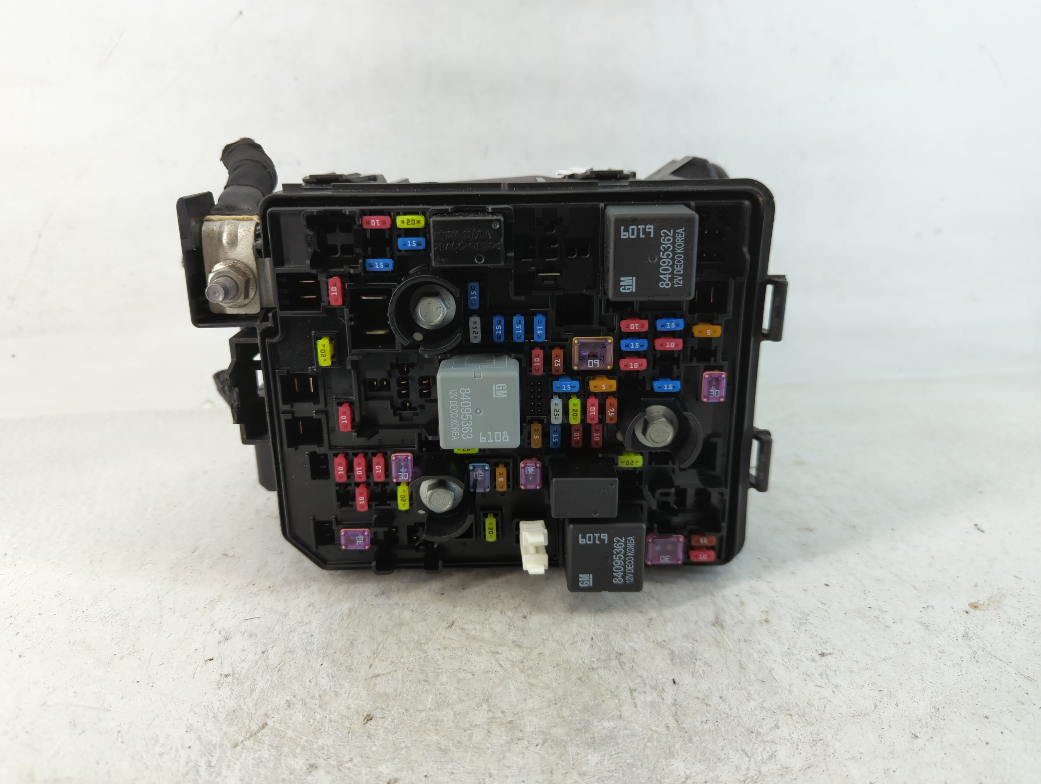 Picture of 2021-2022 Chevrolet Trailblazer Fusebox Fuse Box Relay Module 762004