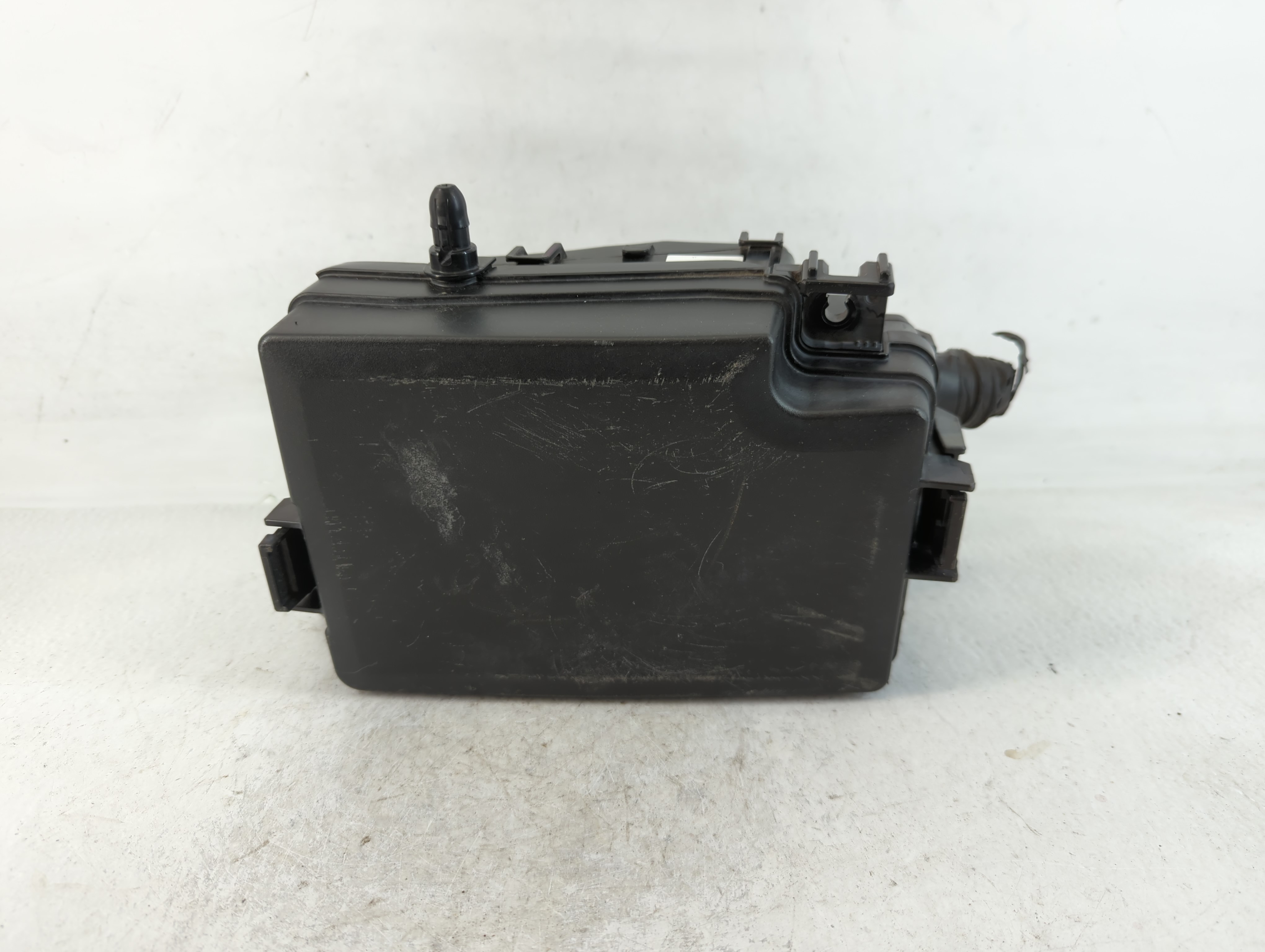 2017-2017 Hyundai Elantra Fusebox Fuse Box Relay Module Vs91200f3262aa 762008 - Oemusedautoparts1.com