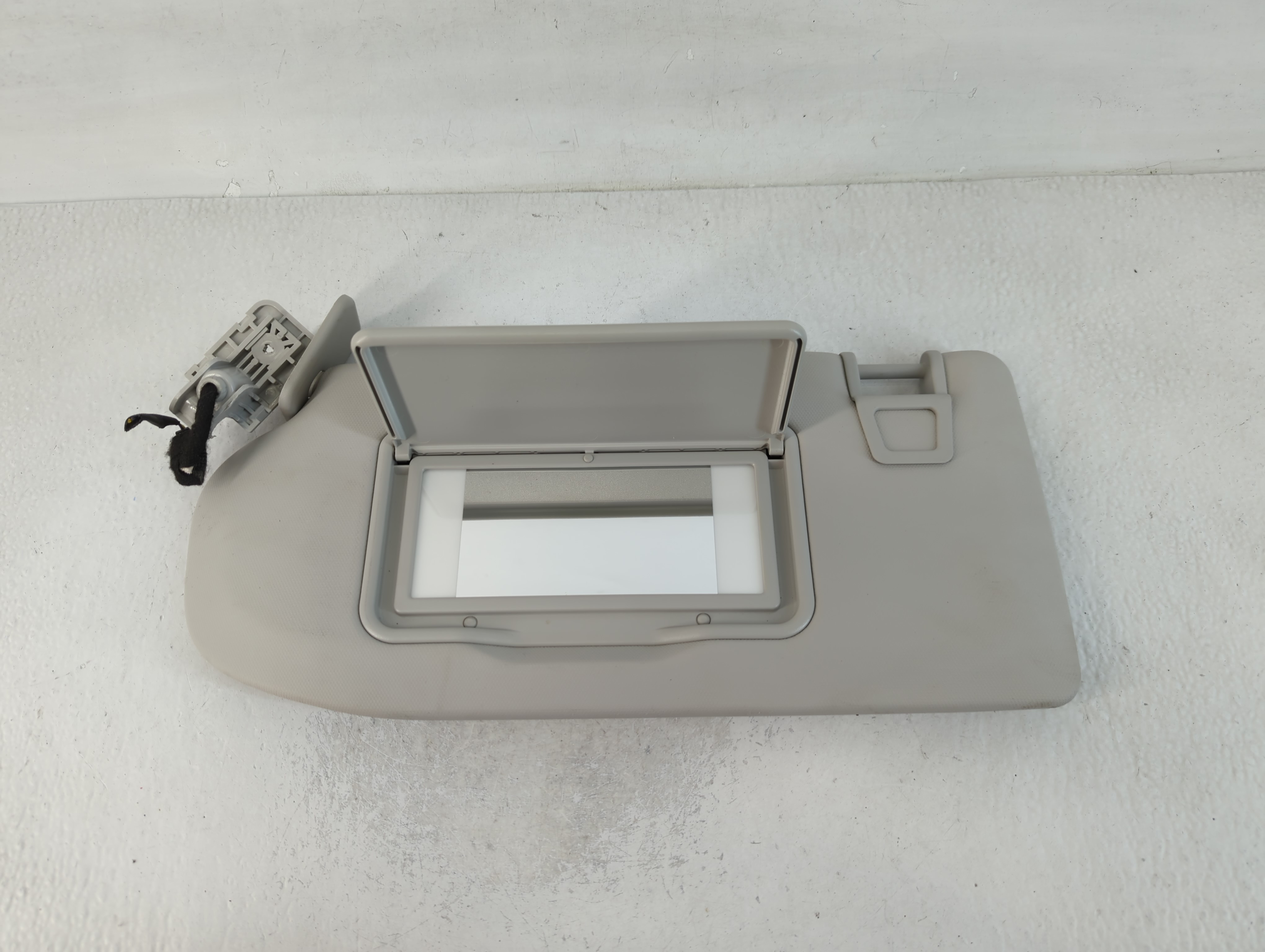 Picture of Ford Mustang Driver Sun Visor Mirror Left Sunvisor Light Grey 762044