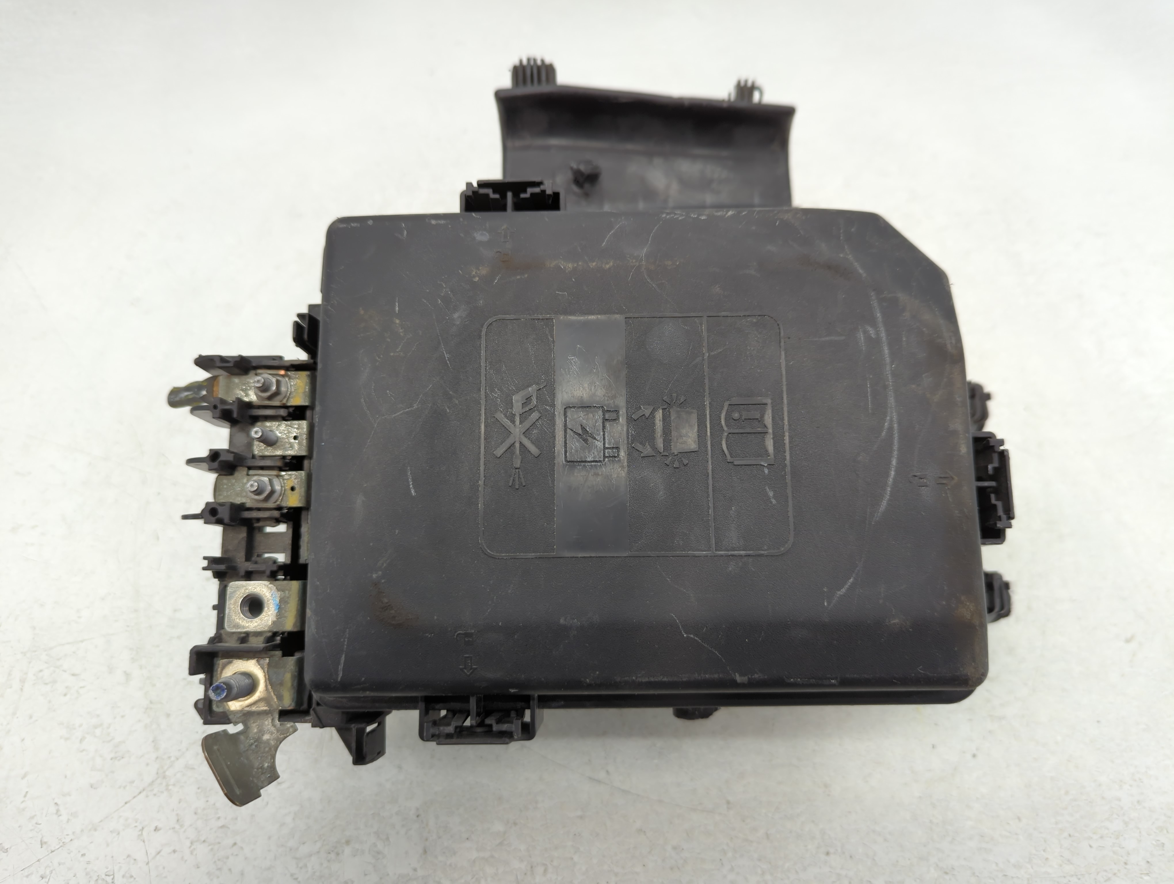2016-2018 Chevrolet Cruze Fusebox Fuse Box Relay Module 39017449 762069 - Oemusedautoparts1.com