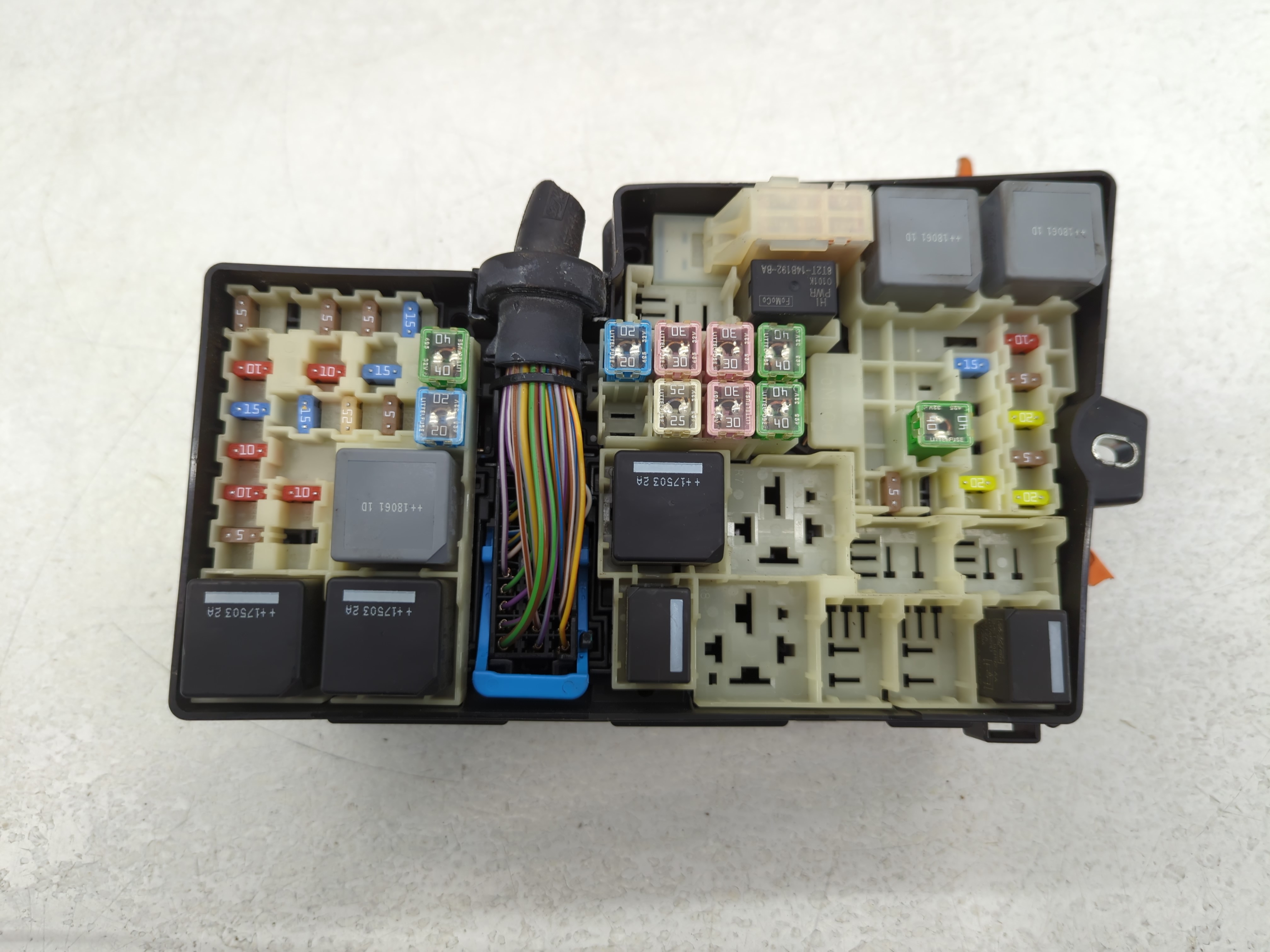 2018-2018 Ford Escape Fusebox Fuse Box Relay Module 762075 - Oemusedautoparts1.com